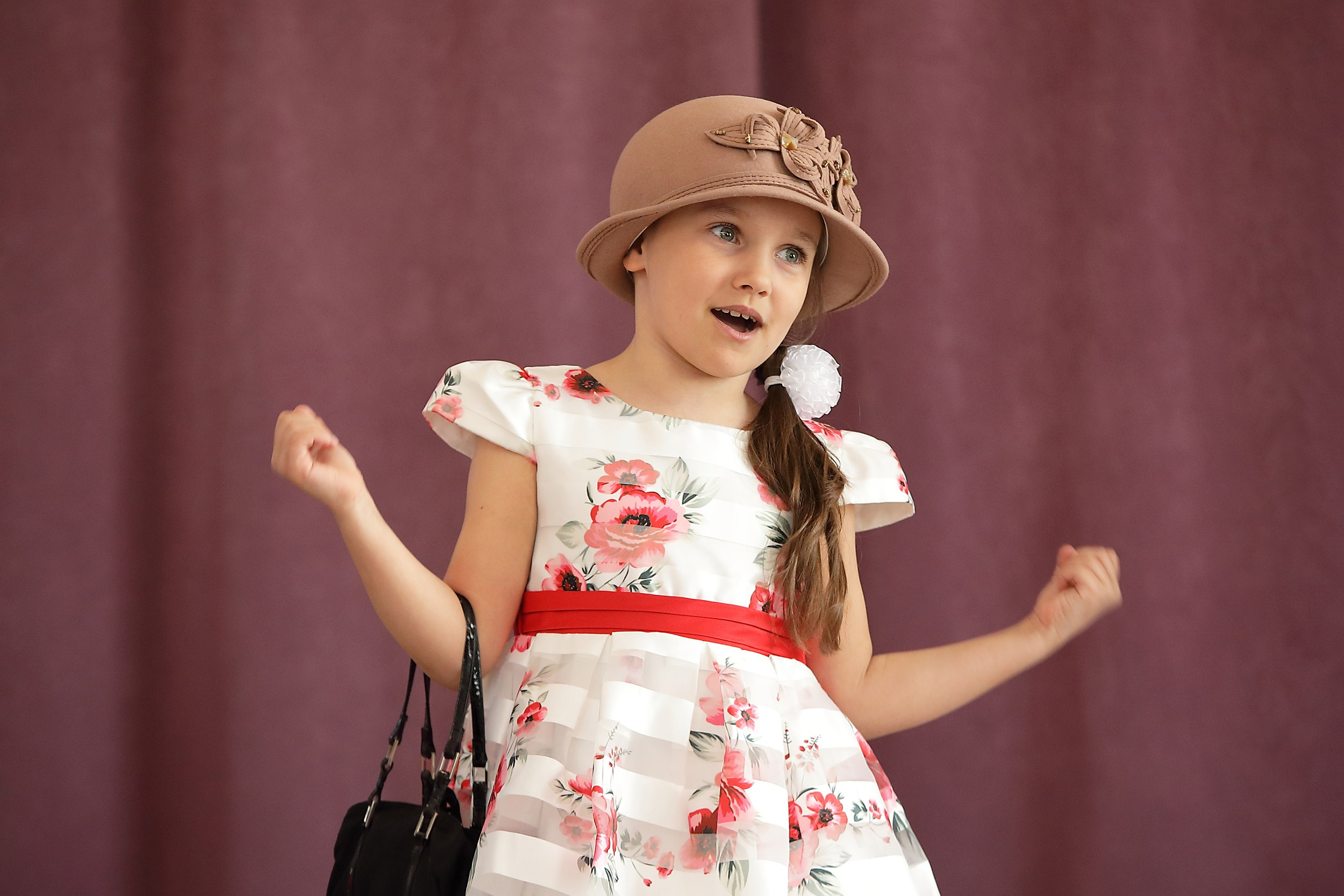 девочка в шляпе