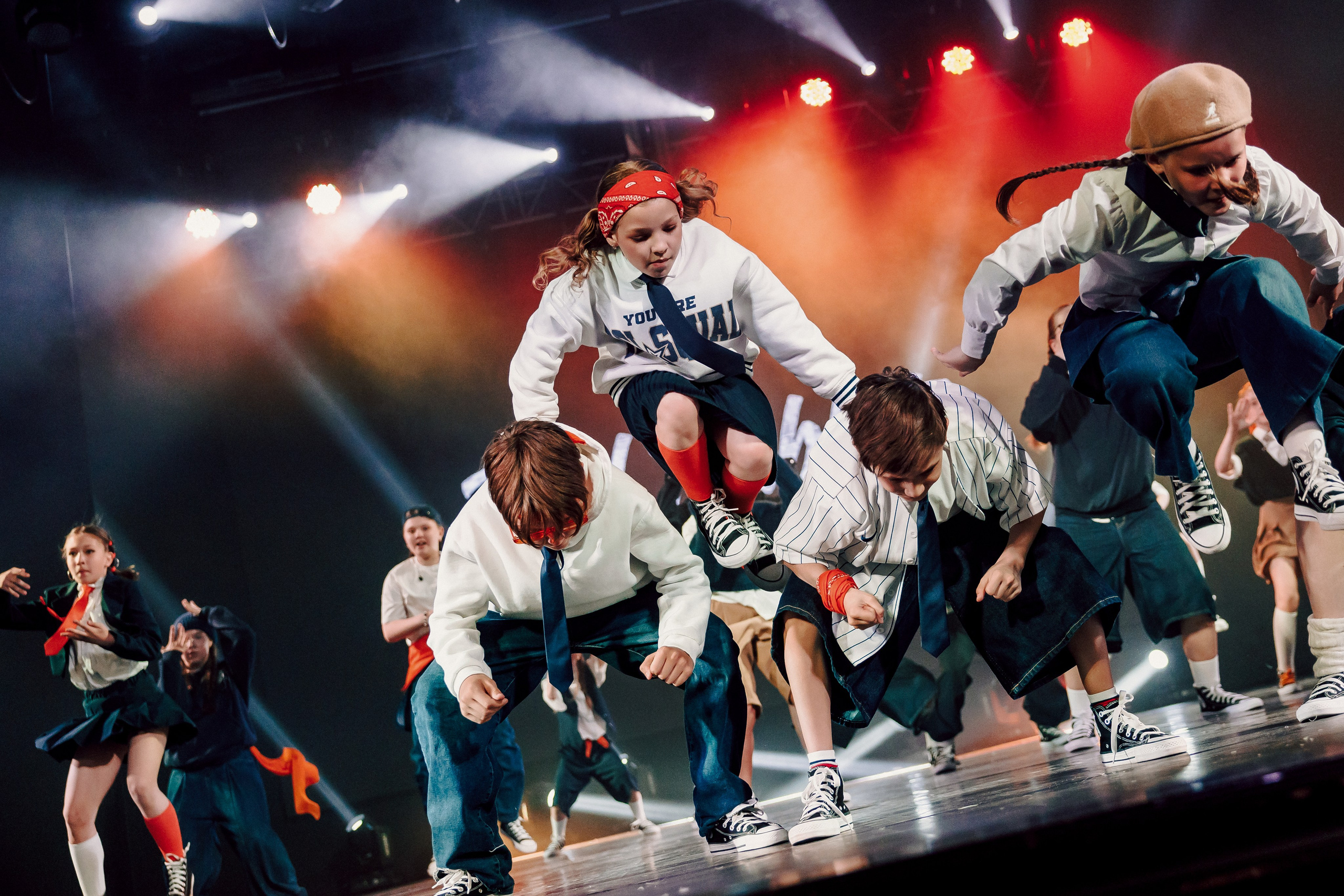 Отчётный концерт танцевальной школы «Red Rabbits» 2025. Лёшка Варзегов — фотограф