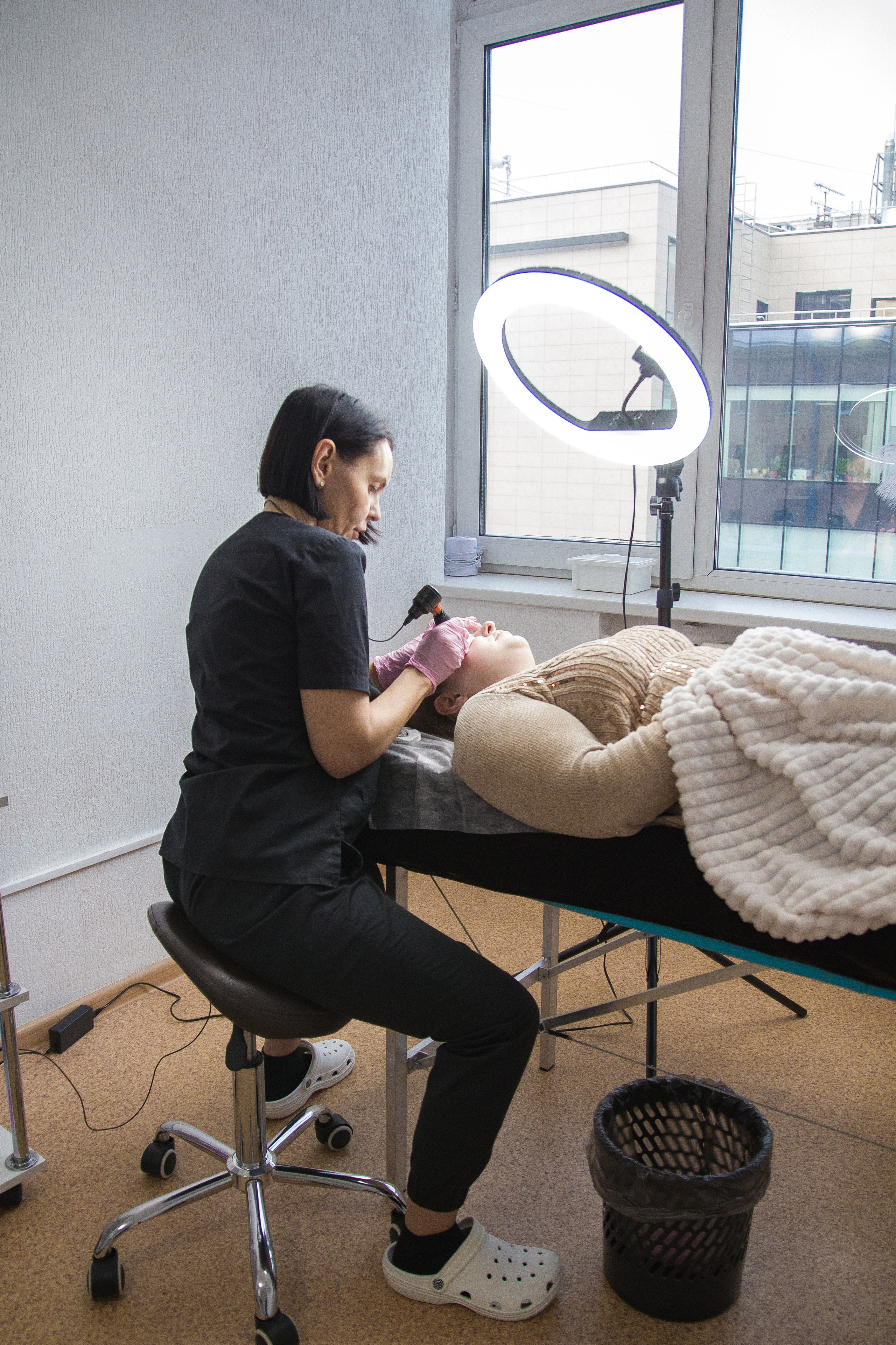 Перманент, контент. Женский портрет и немного больше в Санкт-Петербурге