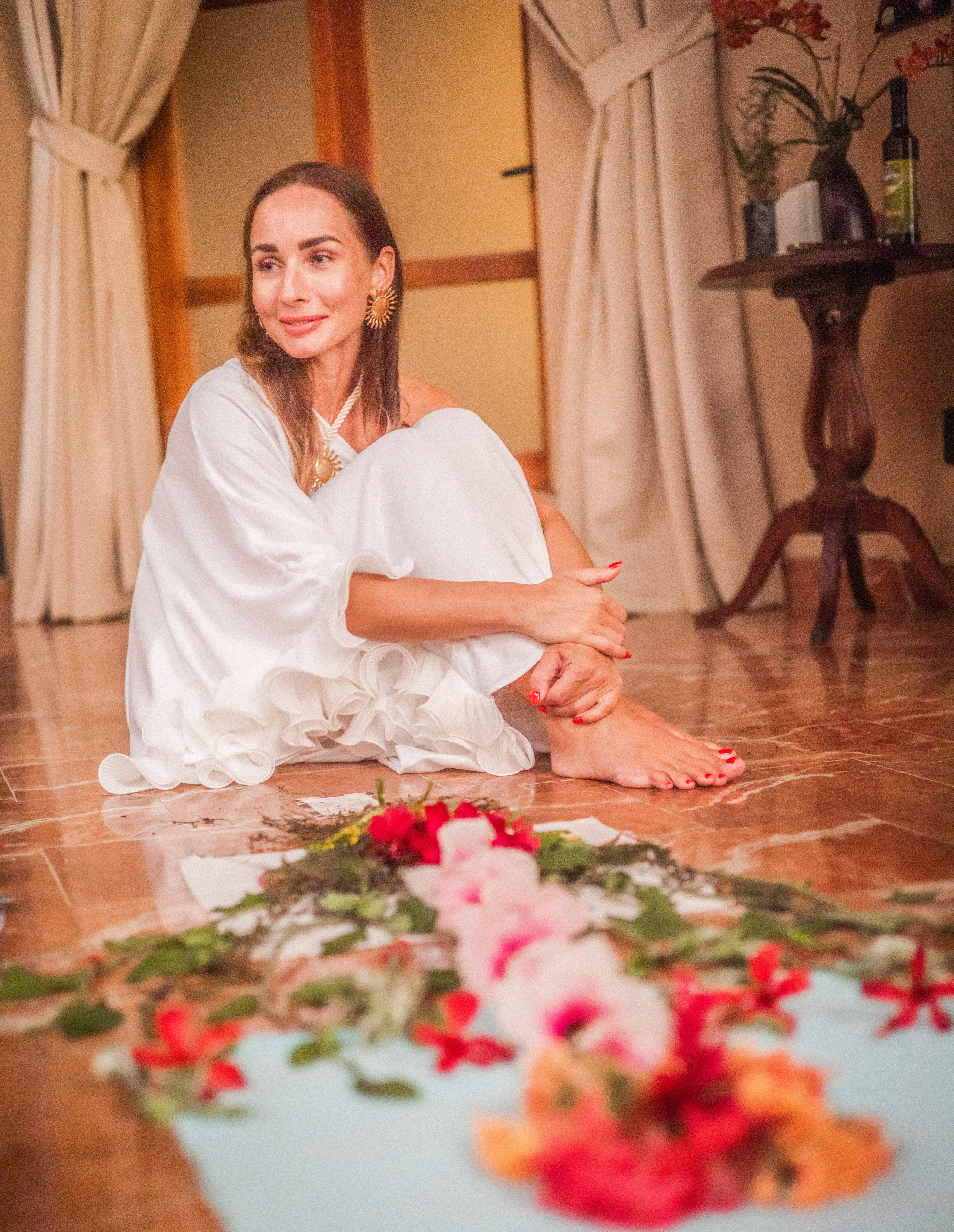 Swaddling practice by Nana. Family, portrait, content photo in Costa Rica Evgeniya Besprozvannykh