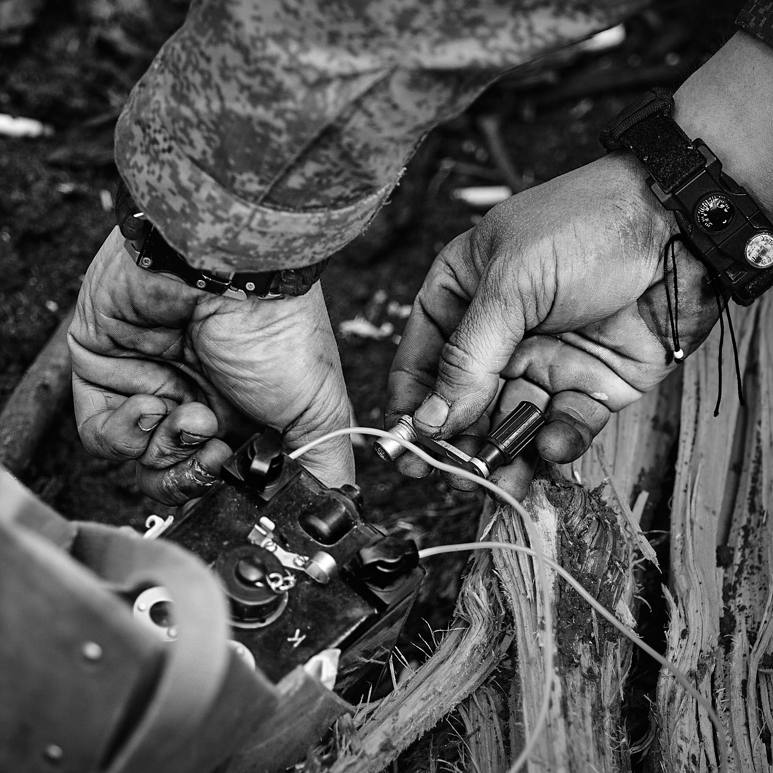 Военная фотогалерея | Эксклюзивные кадры. Артур Емельянов — Военный фотограф