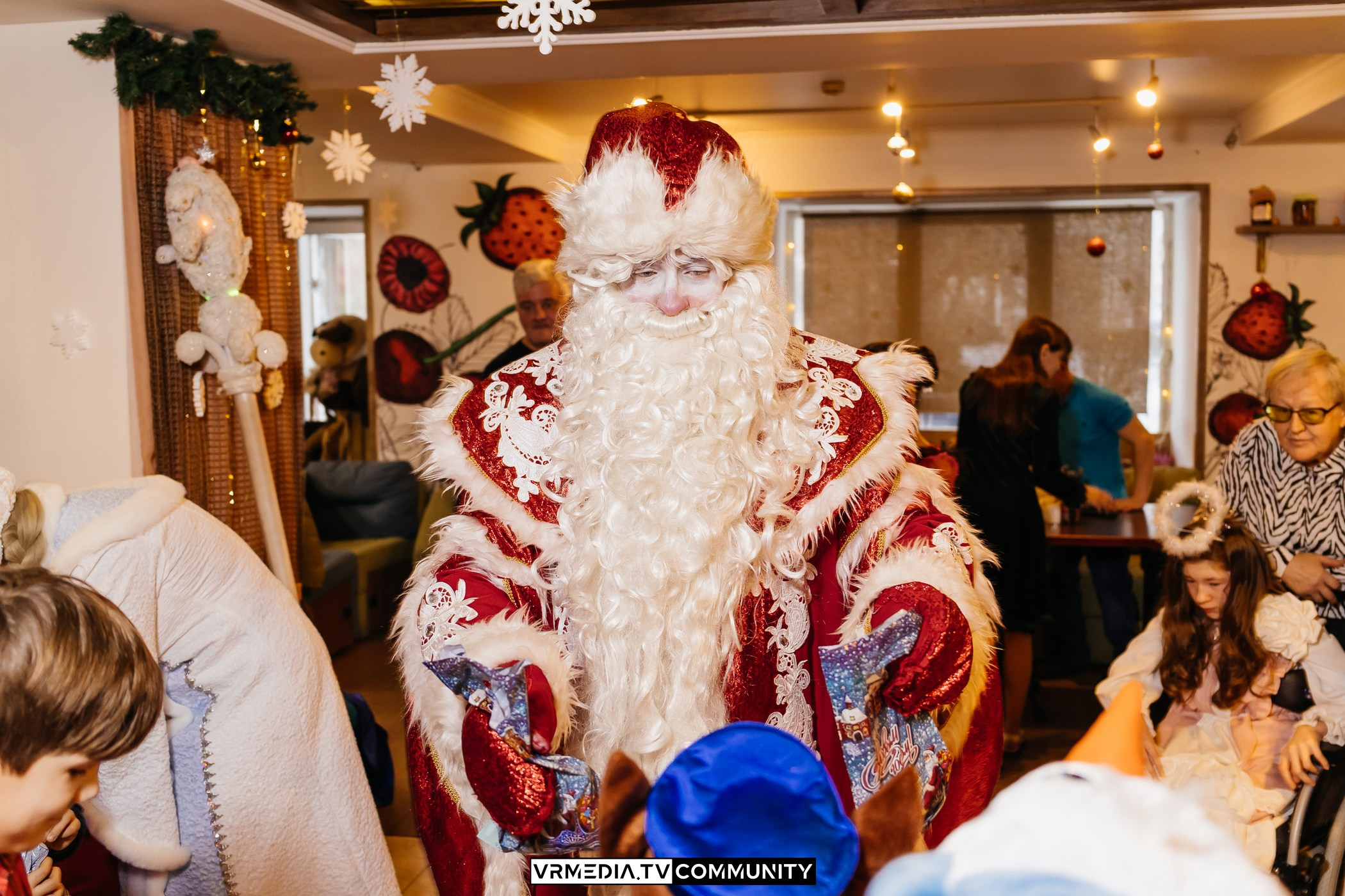 Новогодний вечер в кафе «КАмпот»