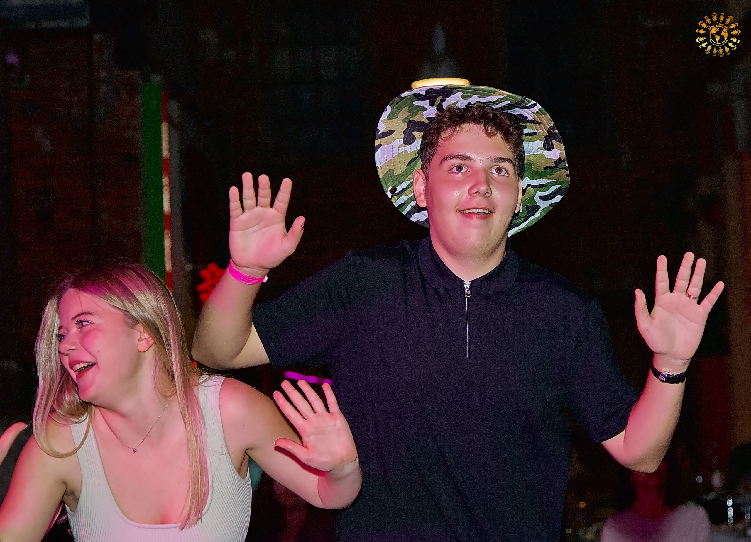 Выпускной 2023 (9-й класс, школа № 46). Loft Urban. Москва. Репортажная съемка в Москве и области. Анималистика