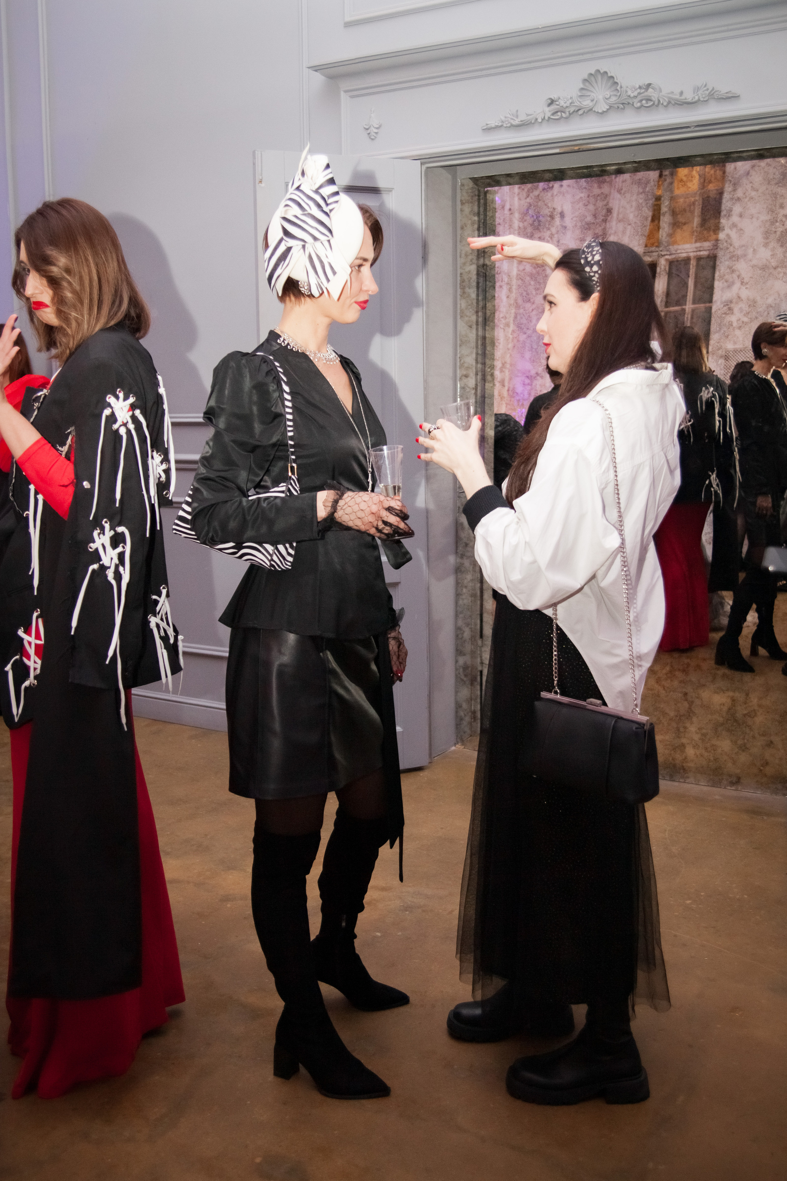 Репортаж Fashion Network Party в стиле Круэлла де Виль