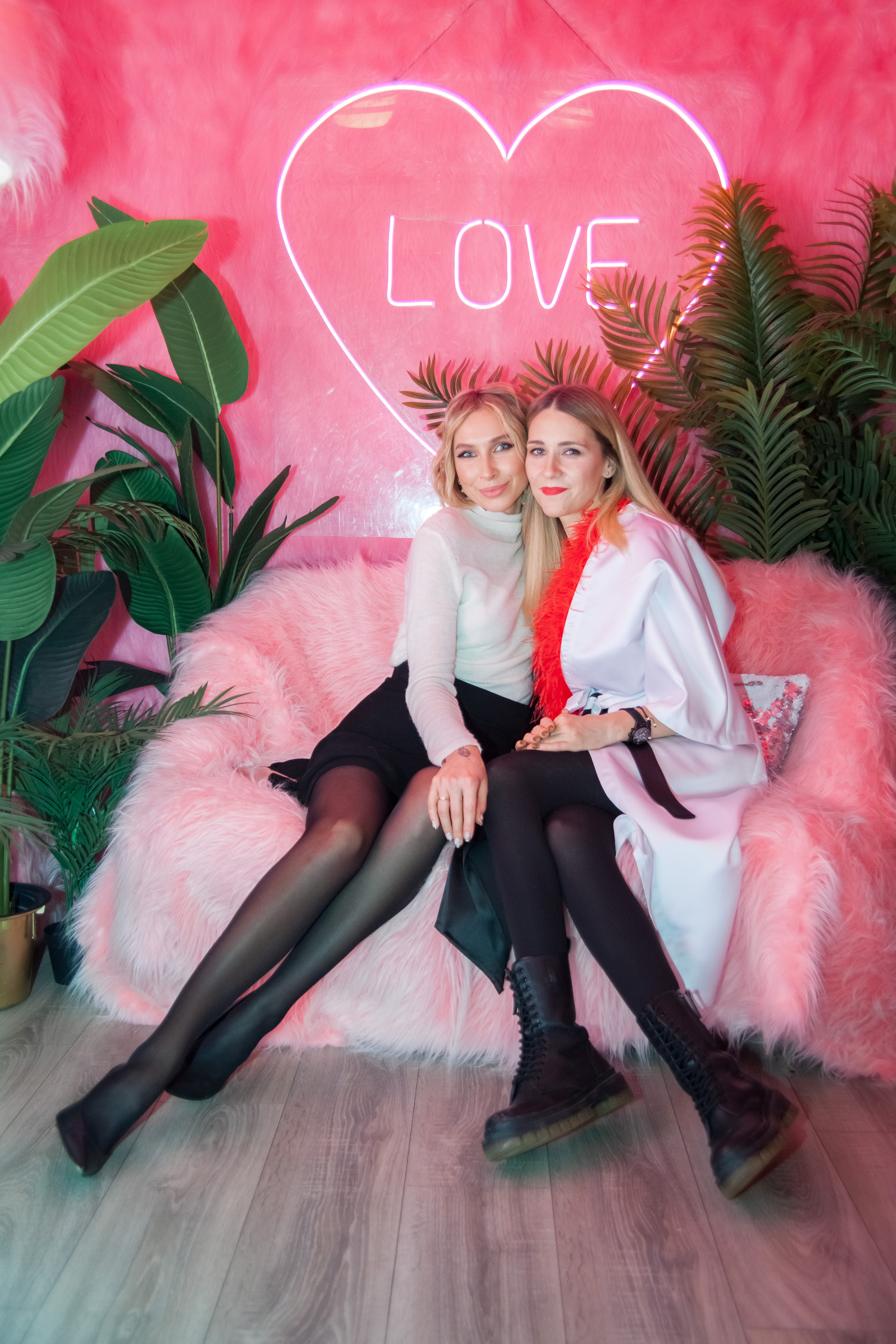 Репортаж Fashion Network Party в стиле Круэлла де Виль