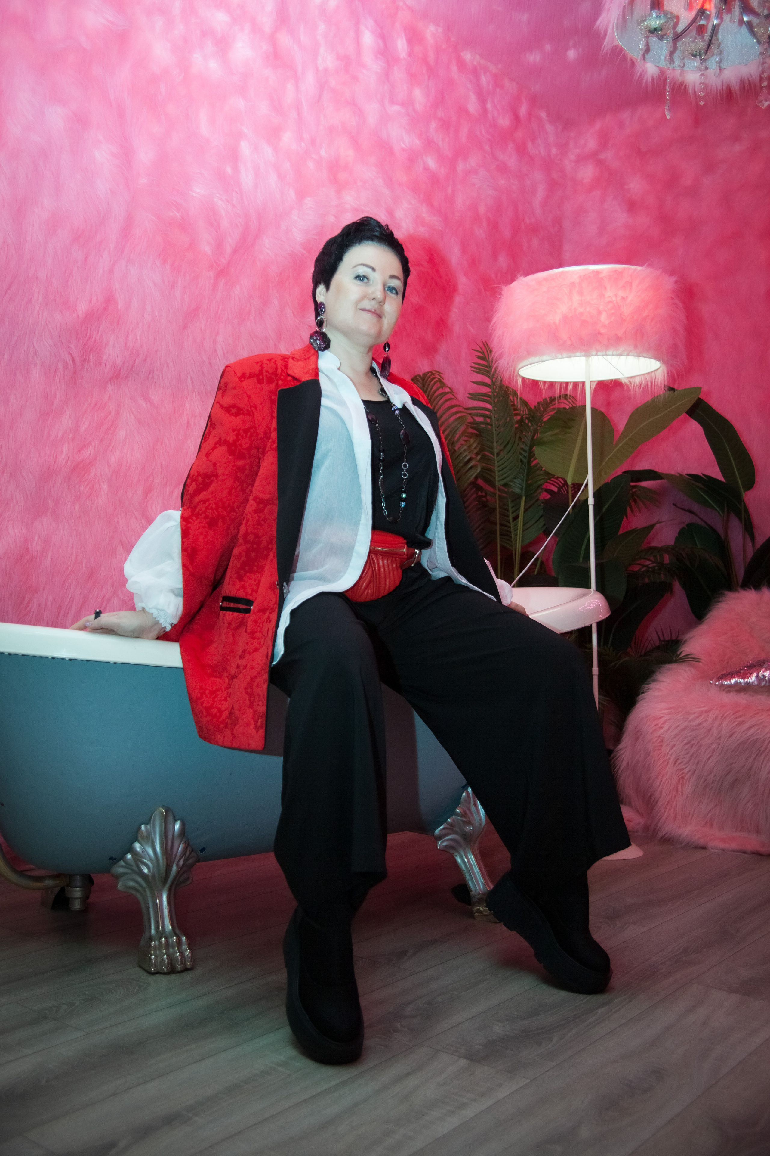 Репортаж Fashion Network Party в стиле Круэлла де Виль