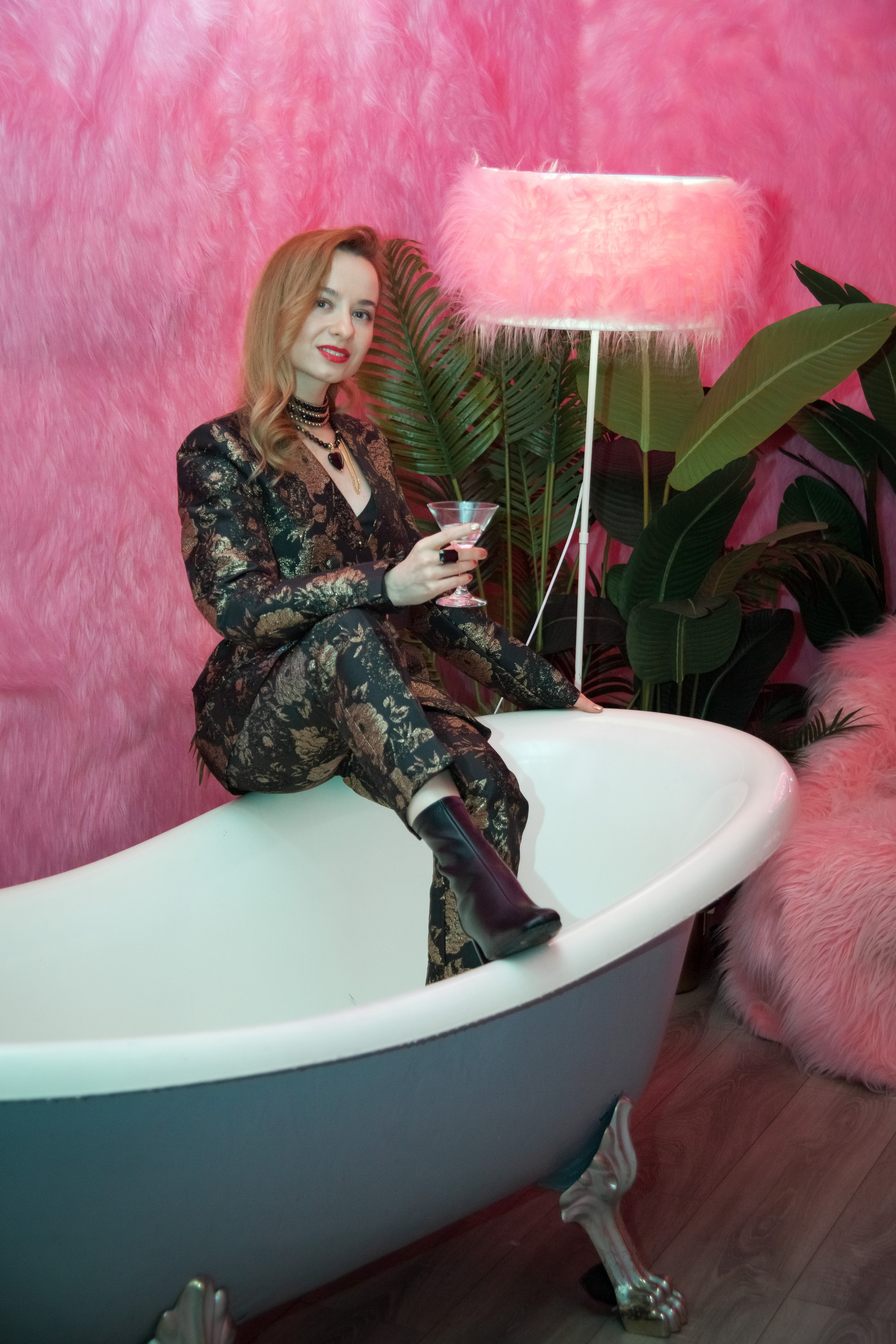 Репортаж Fashion Network Party в стиле Круэлла де Виль