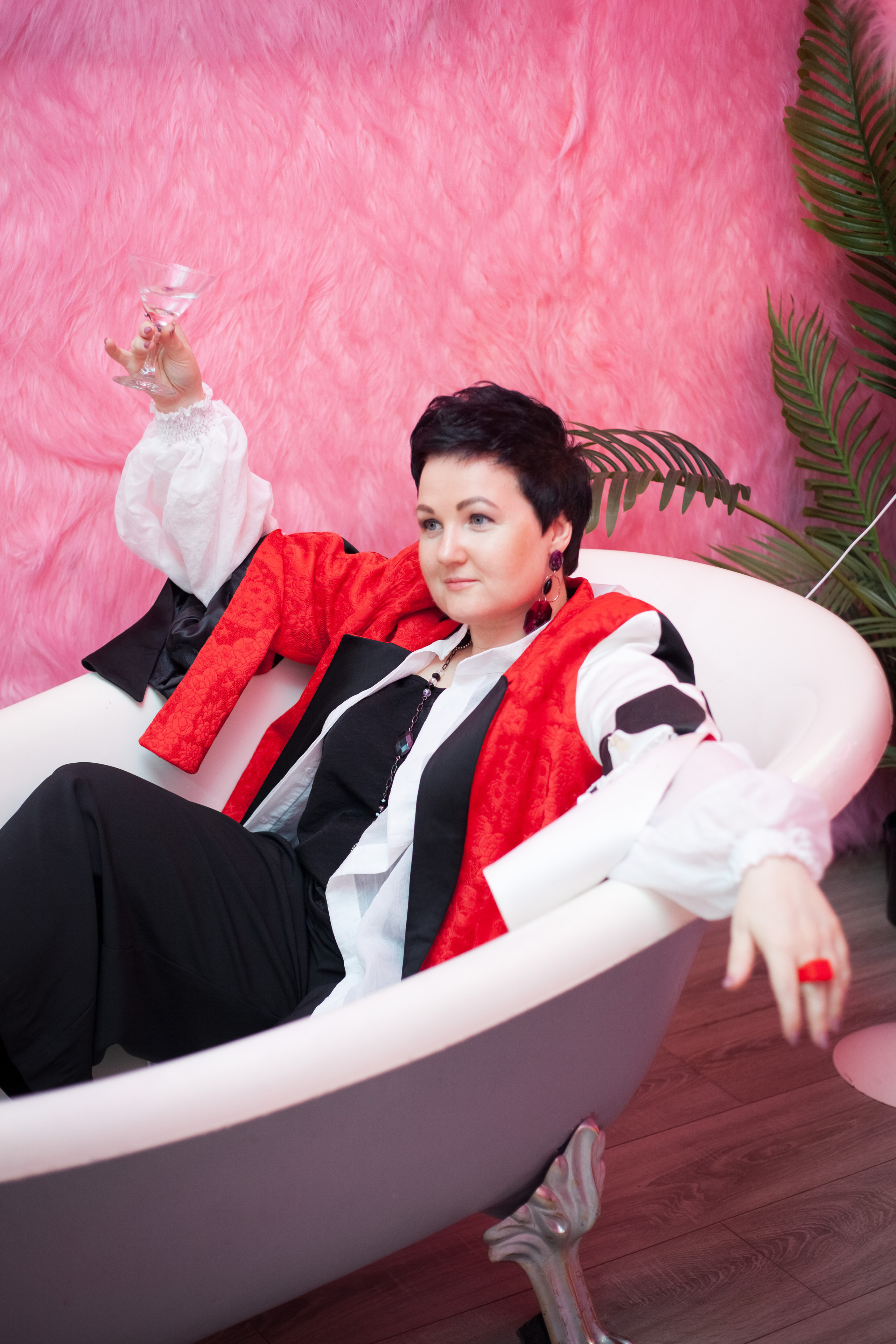 Репортаж Fashion Network Party в стиле Круэлла де Виль