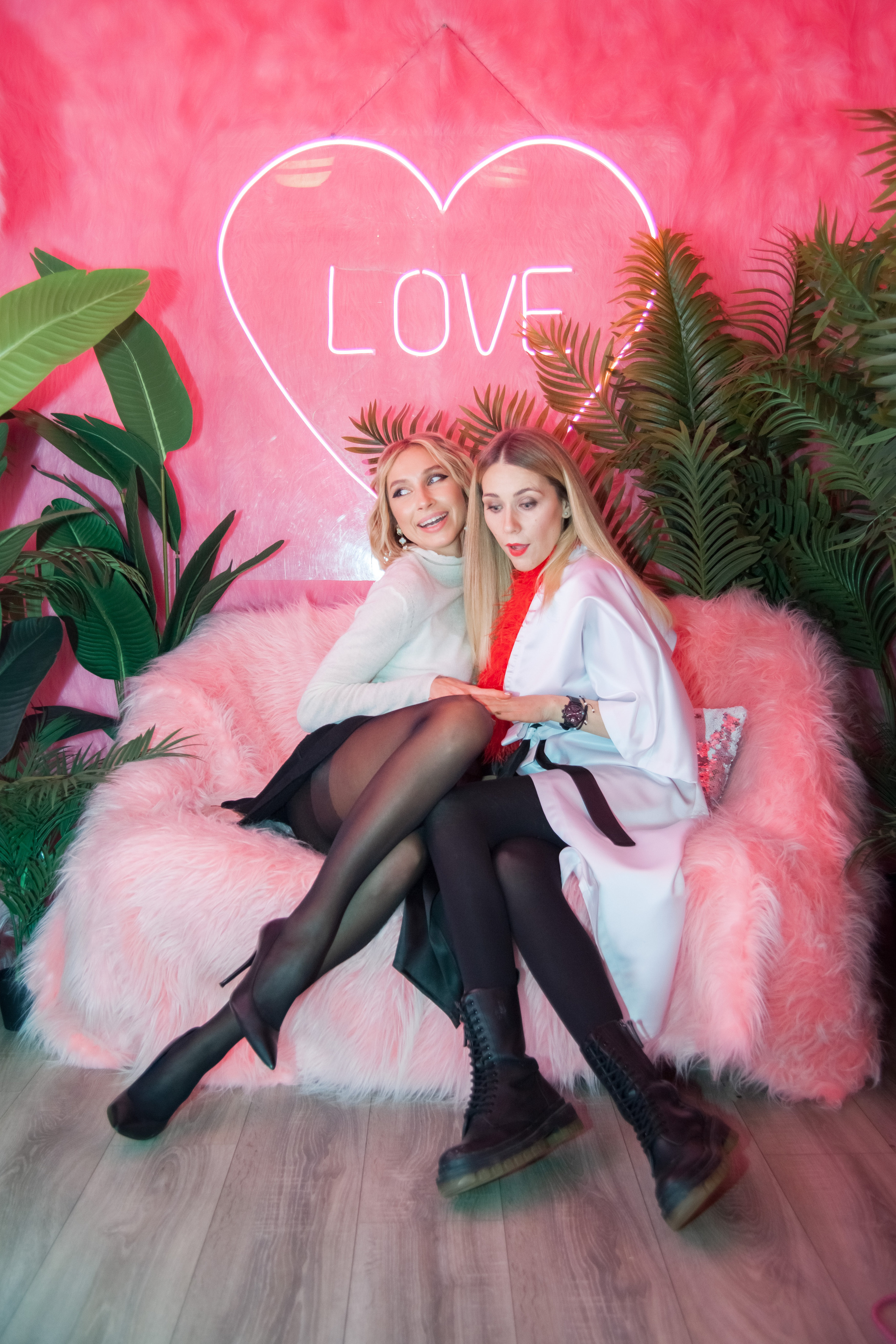 Репортаж Fashion Network Party в стиле Круэлла де Виль