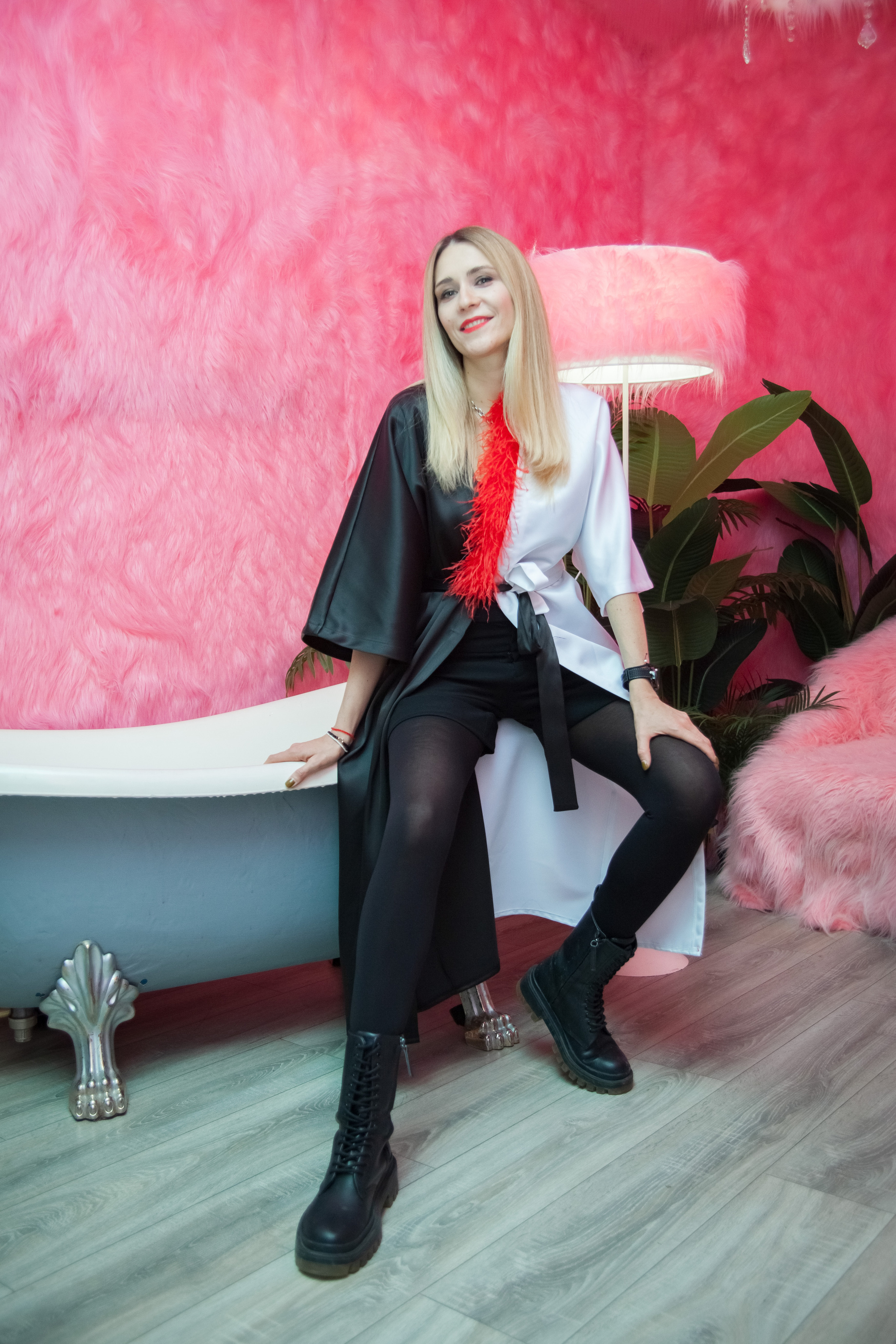 Репортаж Fashion Network Party в стиле Круэлла де Виль