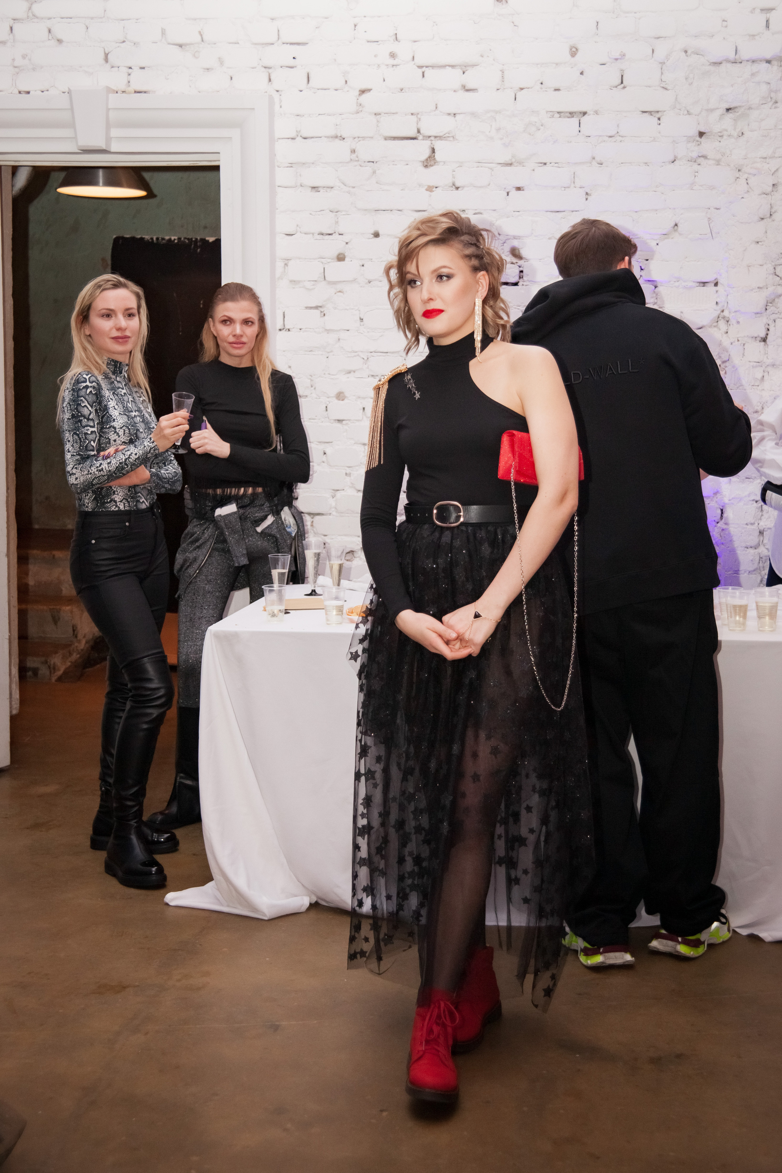 Репортаж Fashion Network Party в стиле Круэлла де Виль