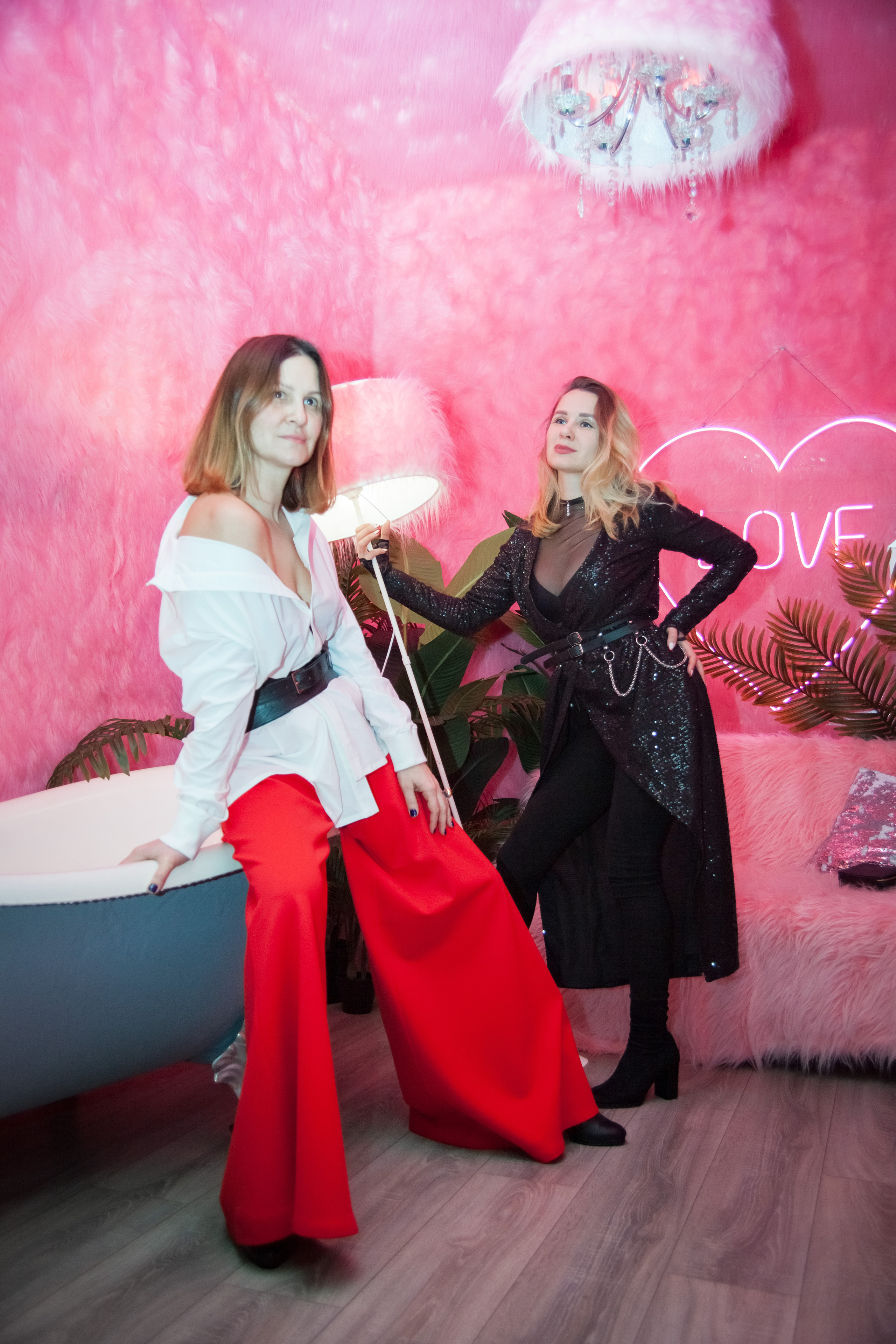 Репортаж Fashion Network Party в стиле Круэлла де Виль