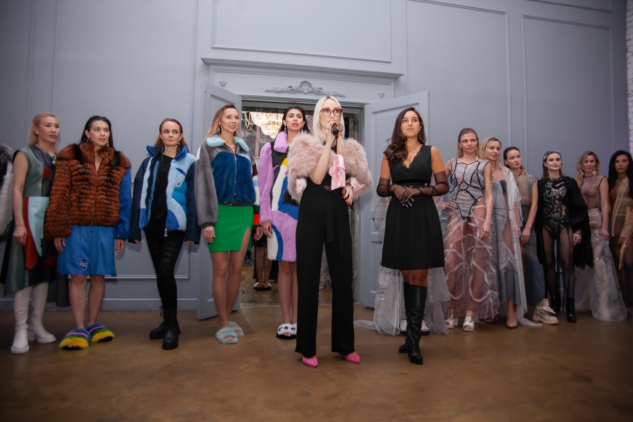 Репортаж Fashion Network Party в стиле Круэлла де Виль