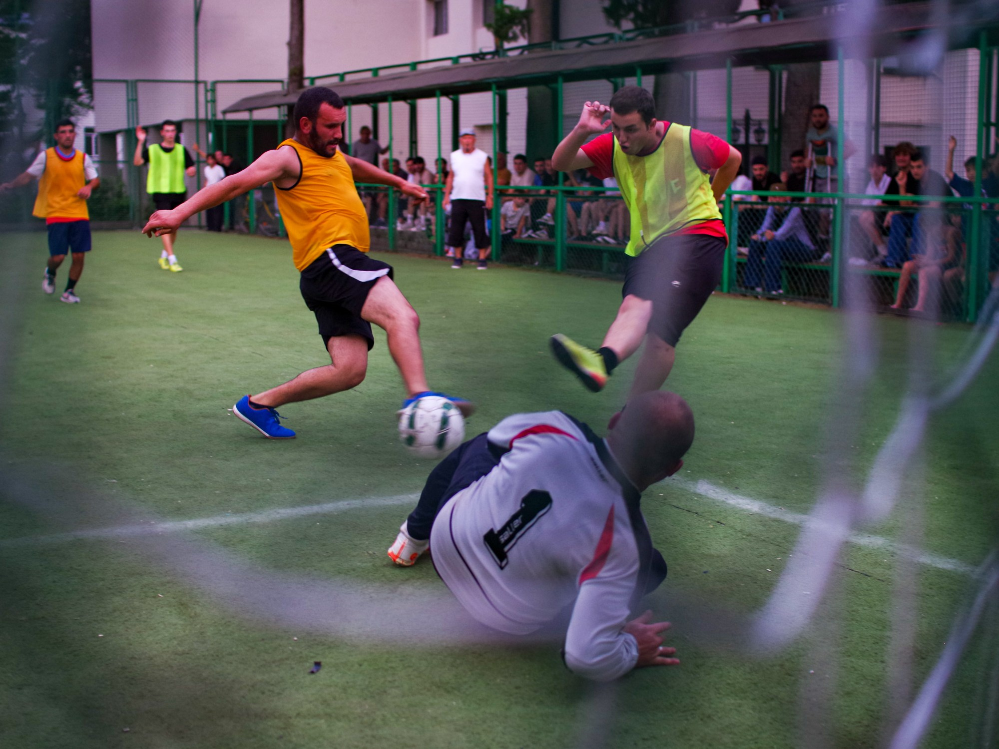 Футбол в Сенаки. Портретный фотограф Денис Милютин