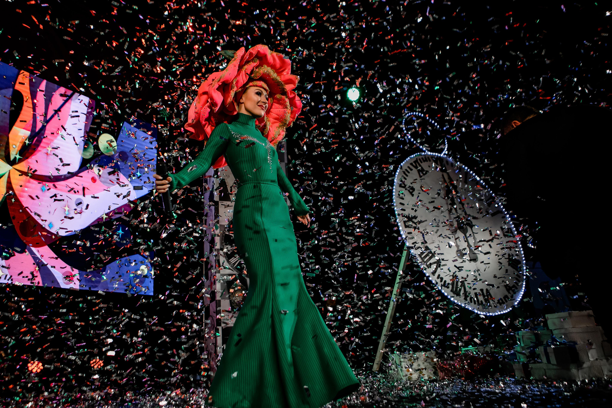 Заказать фотографа на новогодний корпоратив в Санкт-Петербурге