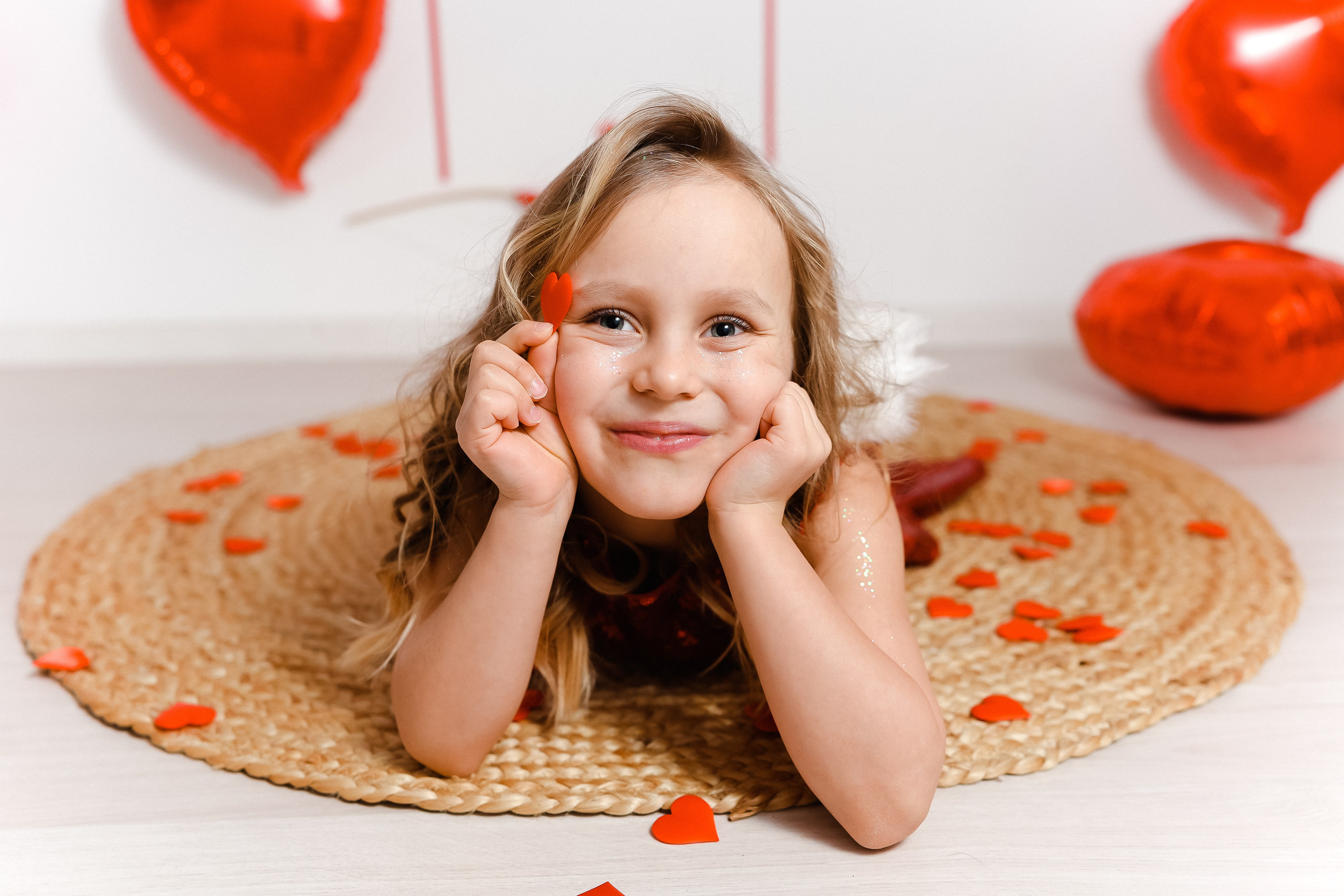 Сердечки. Фотограф новорожденных и детский фотограф в Екатеринбурге Ксени