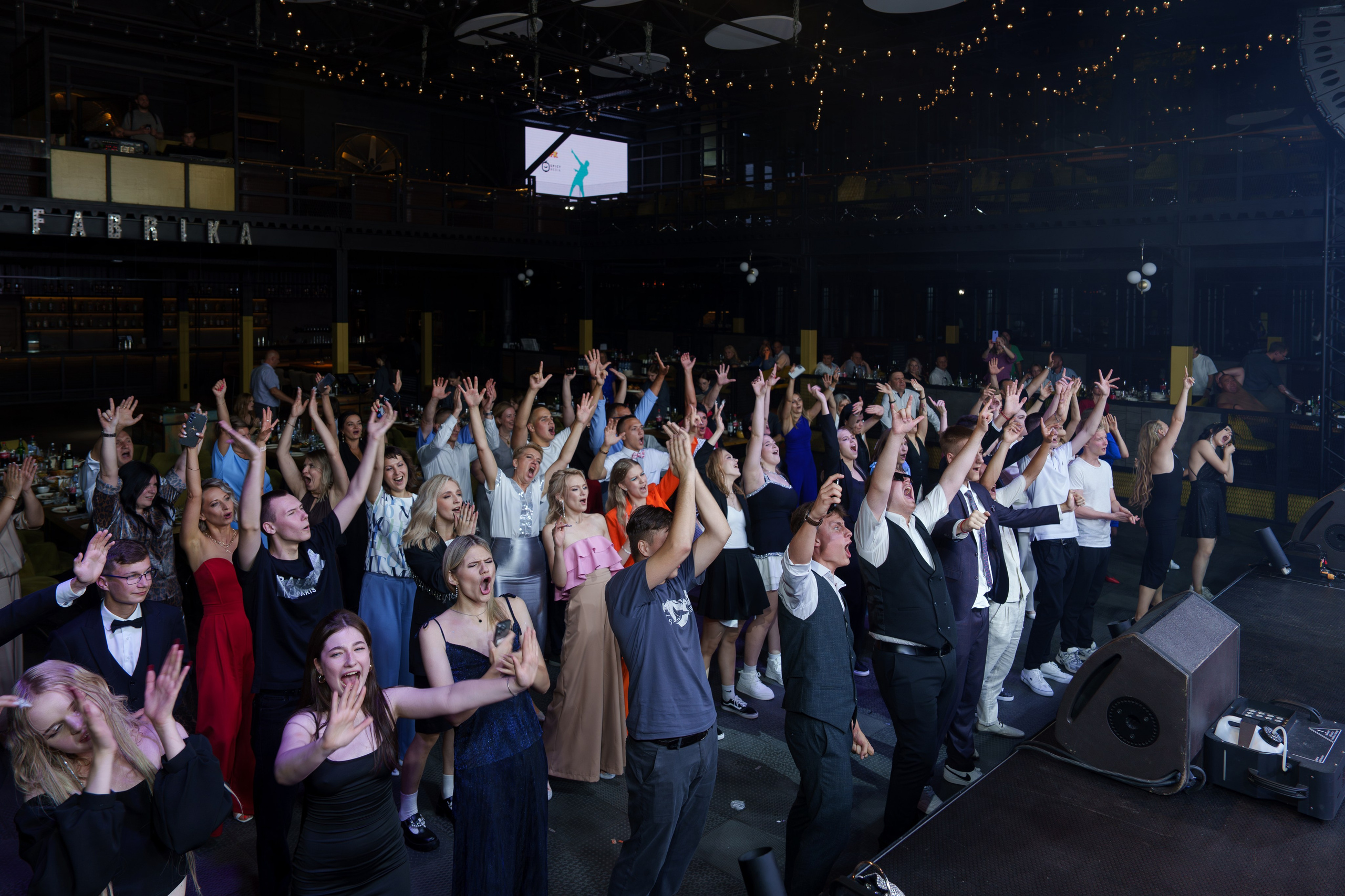 Выпускной лицея 27 (вечеринка). Свадебный и репортажный фотограф Элина Козырьянова