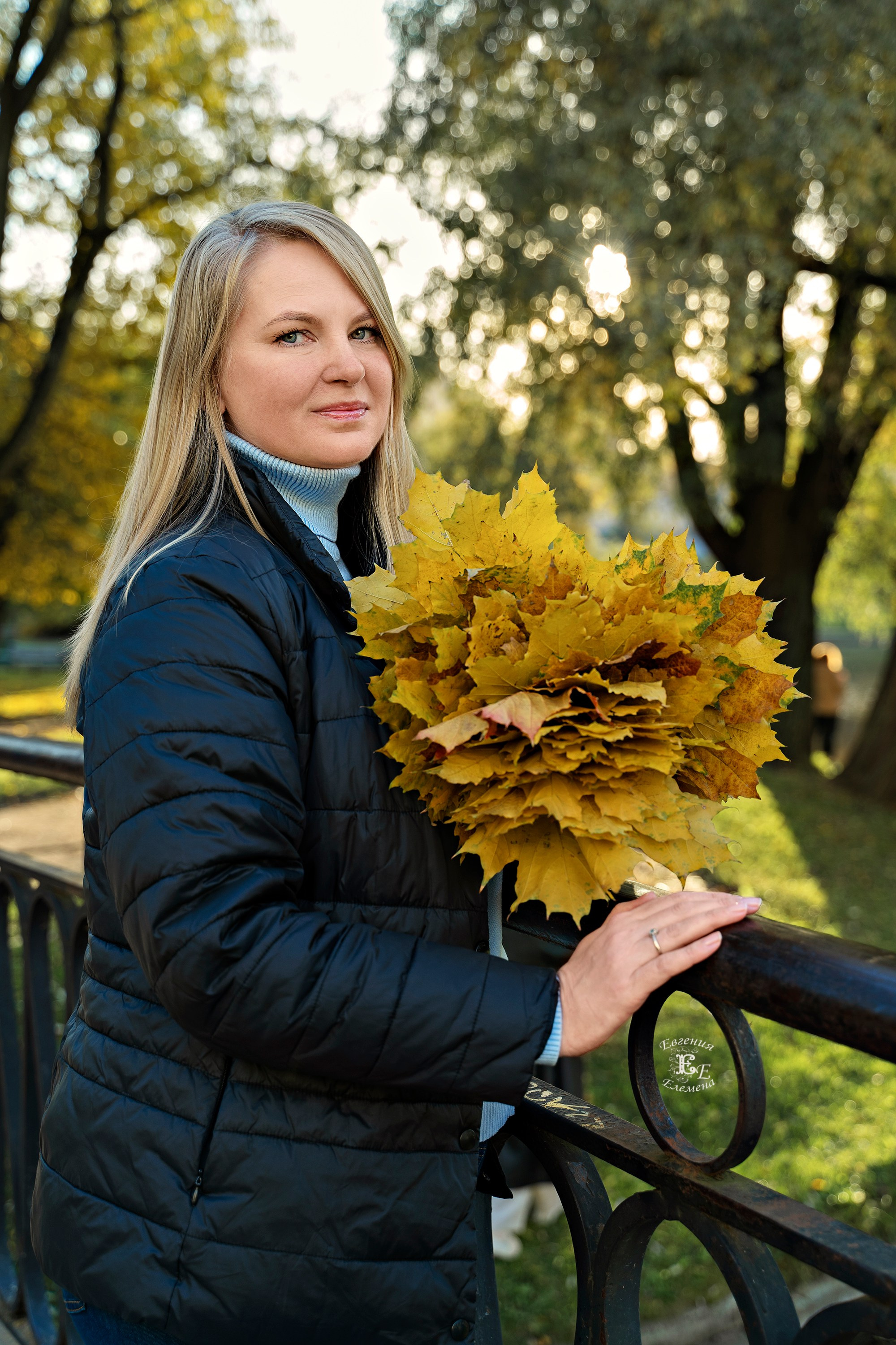 Групповая осенняя фотография. Семейный и портретный фотограф в Санкт-Петербурге Евгения Елемена