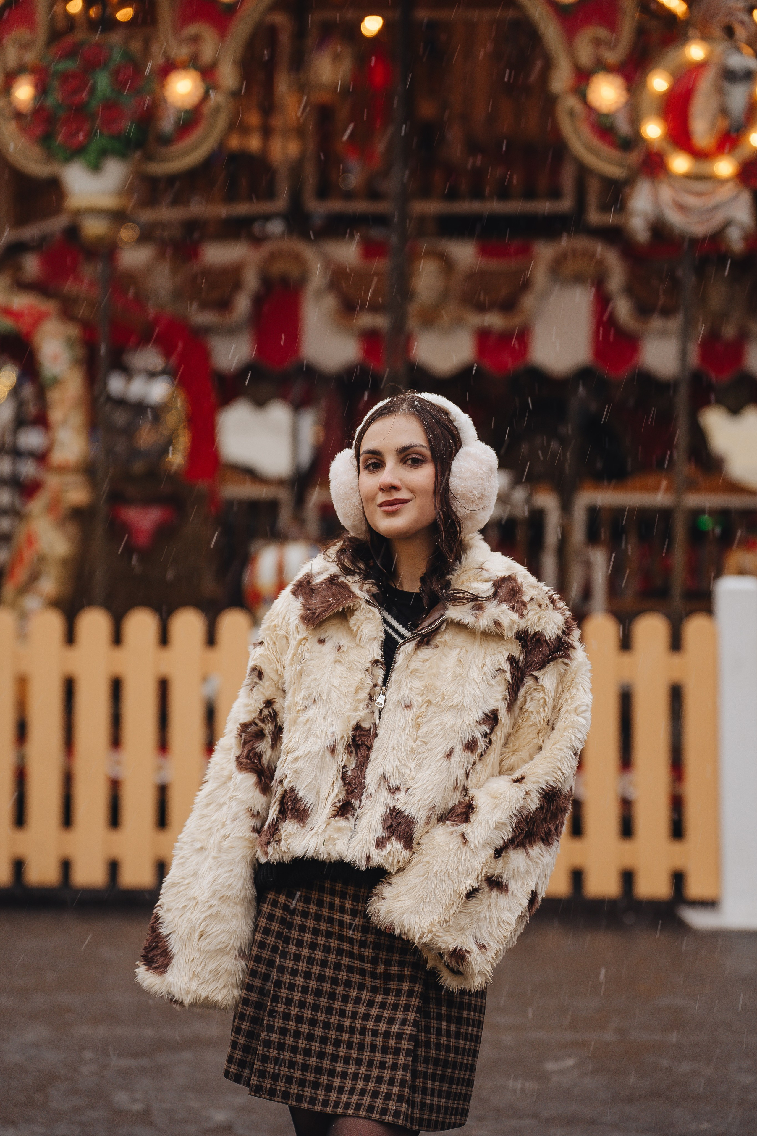 ПРОГУЛКА НА МАНЕЖНОЙ ПЛОЩАДИ ДЛЯ ДЕВУШКИ ПЕРЕД НОВЫМ ГОДОМ (НОВОГОДНЯЯ ФОТОСЕССИИЯ НА МАНЕЖНОЙ ПЛОЩАДИ). Профессиональный фотограф, Санкт-Петербург — Виктория Богомолова