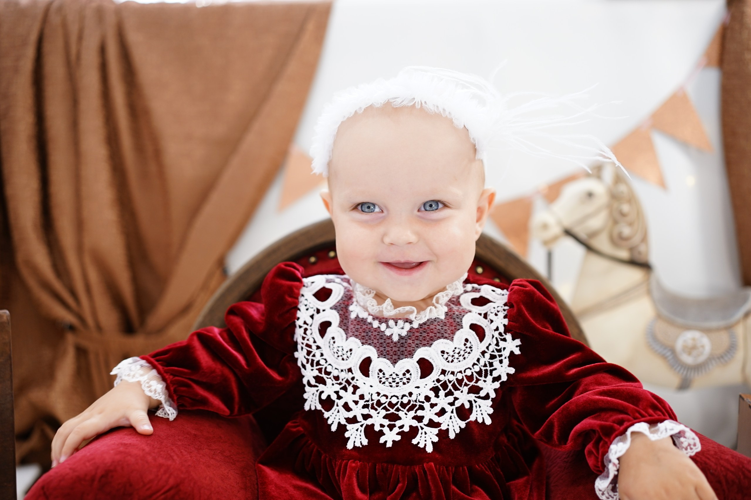 Бордовая зона. Детская Фотостудия ГОДОВАСИКИ в Санкт-Петербурге фотосесия на годик