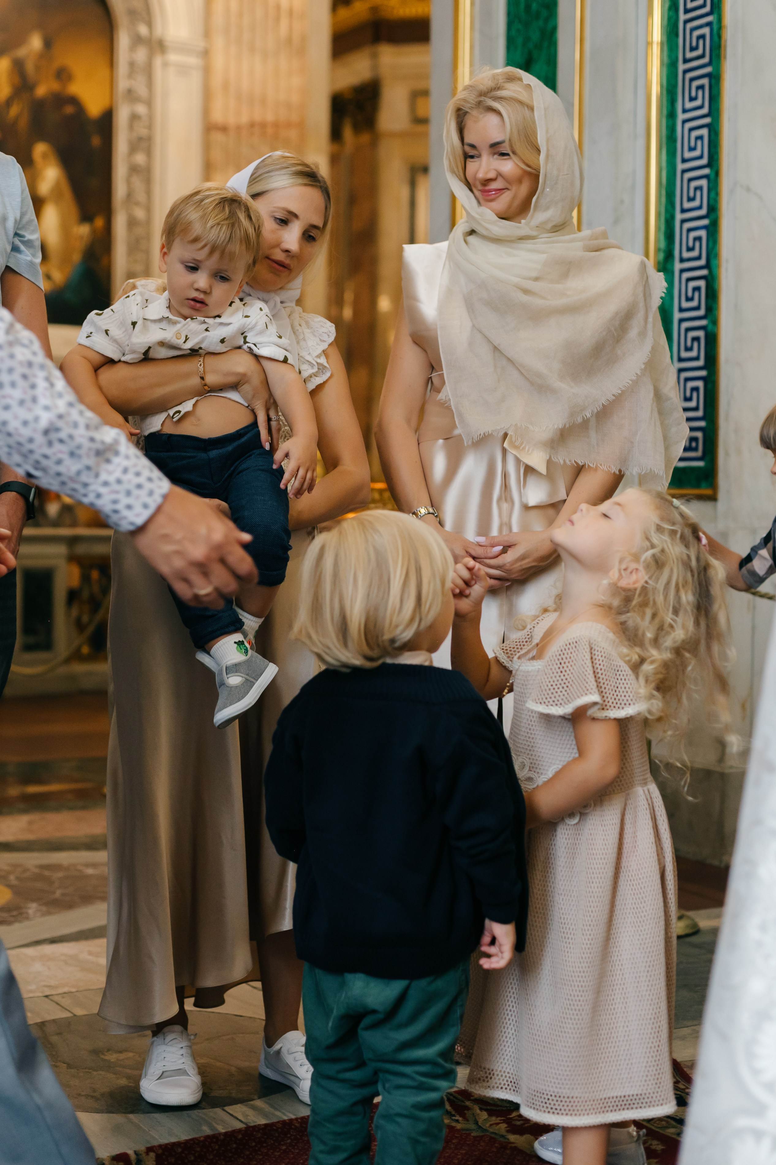 Крещение ребенка в Исаакиевском соборе СПб, крещение в церкви цена, крещение ребенка цена в спб невский район, можно крестить в исаакий, крещение в исаакиевском соборе санкт-петербурга 2023, как и где покрестить ребенка в спб, как записаться на крестины ребенка в исаакиевском соборе, фотограф на