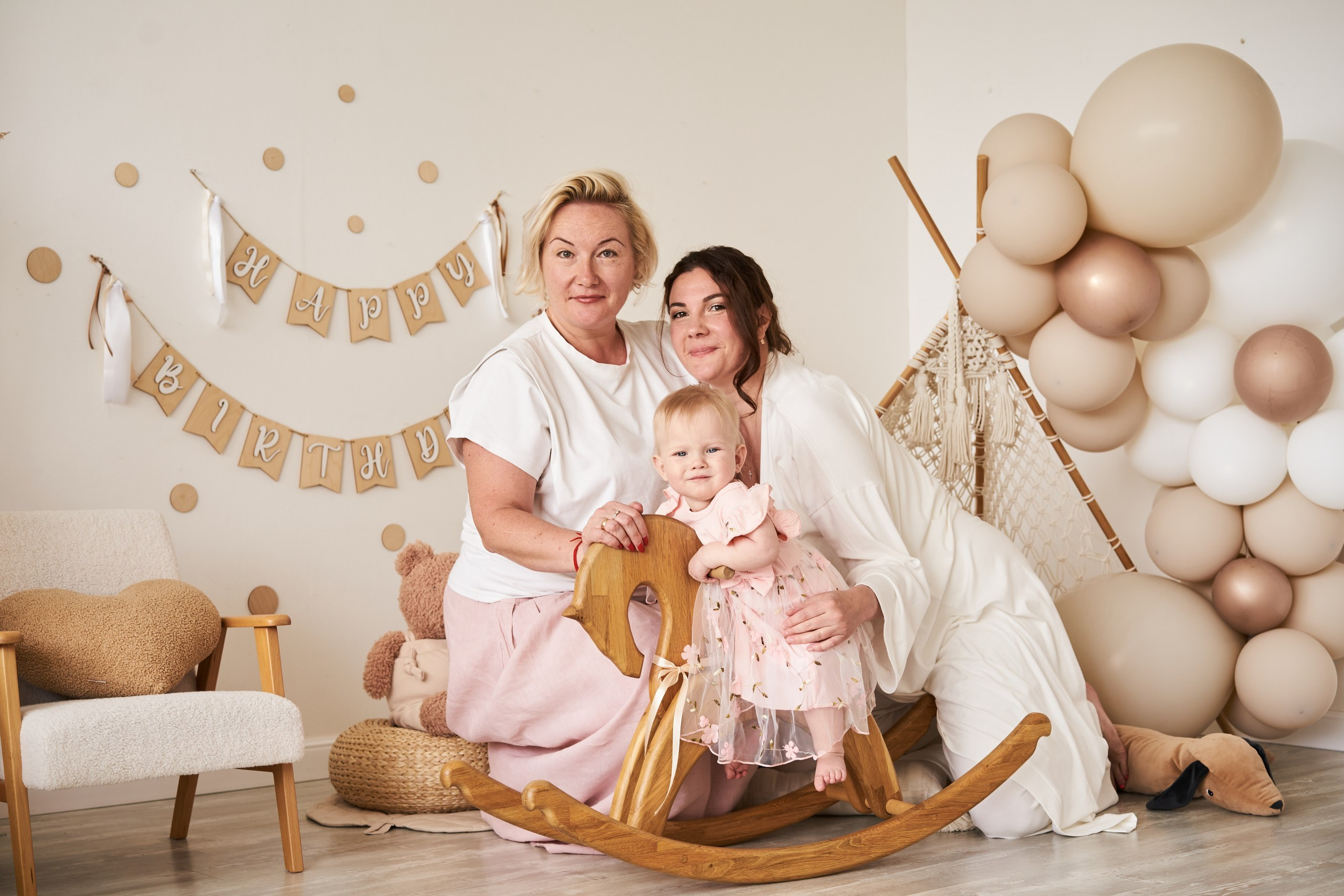 Семейная фотосессия в студии. Фотограф Екатеринбург Кокшарова Александра