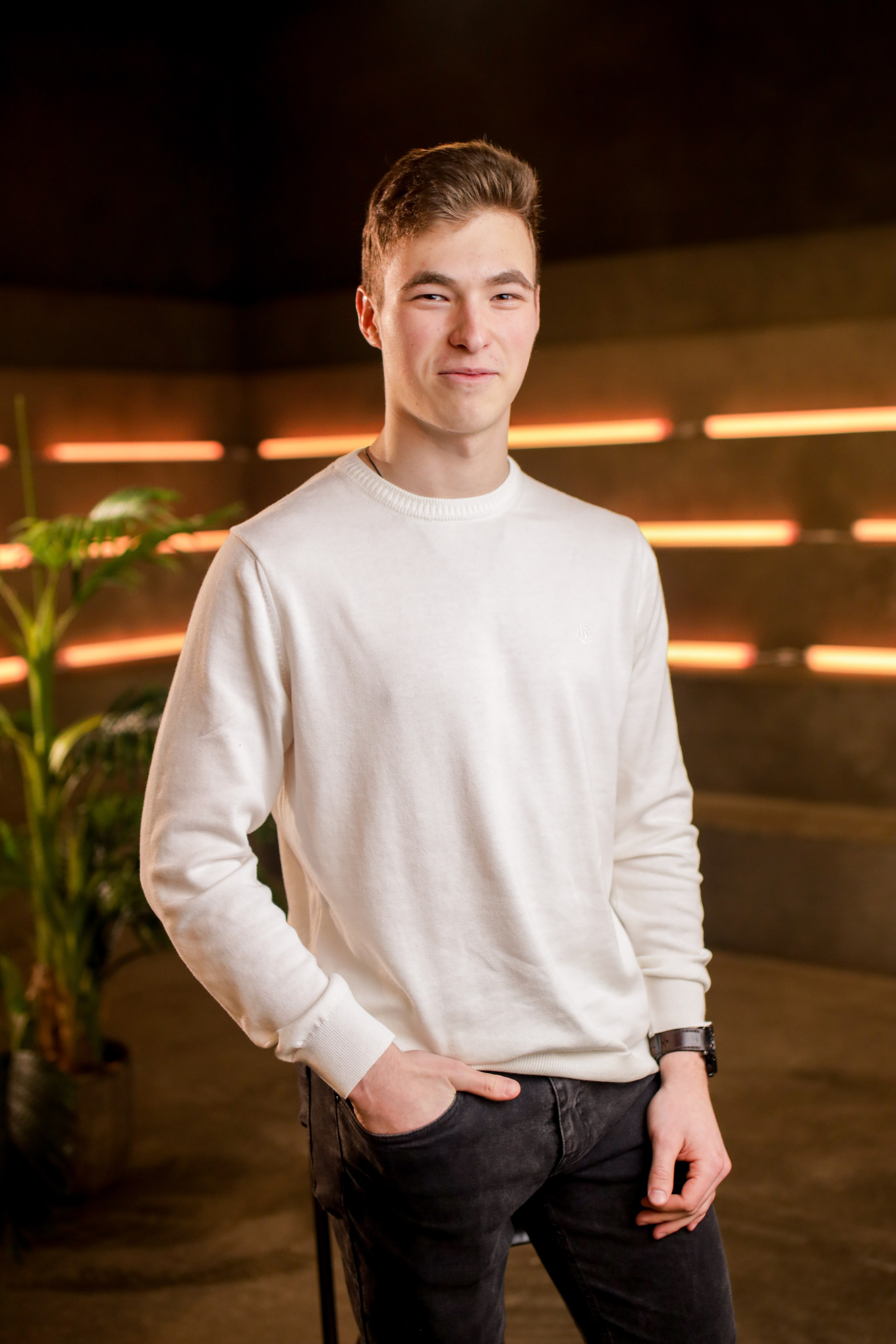 Неон портреты. Главная