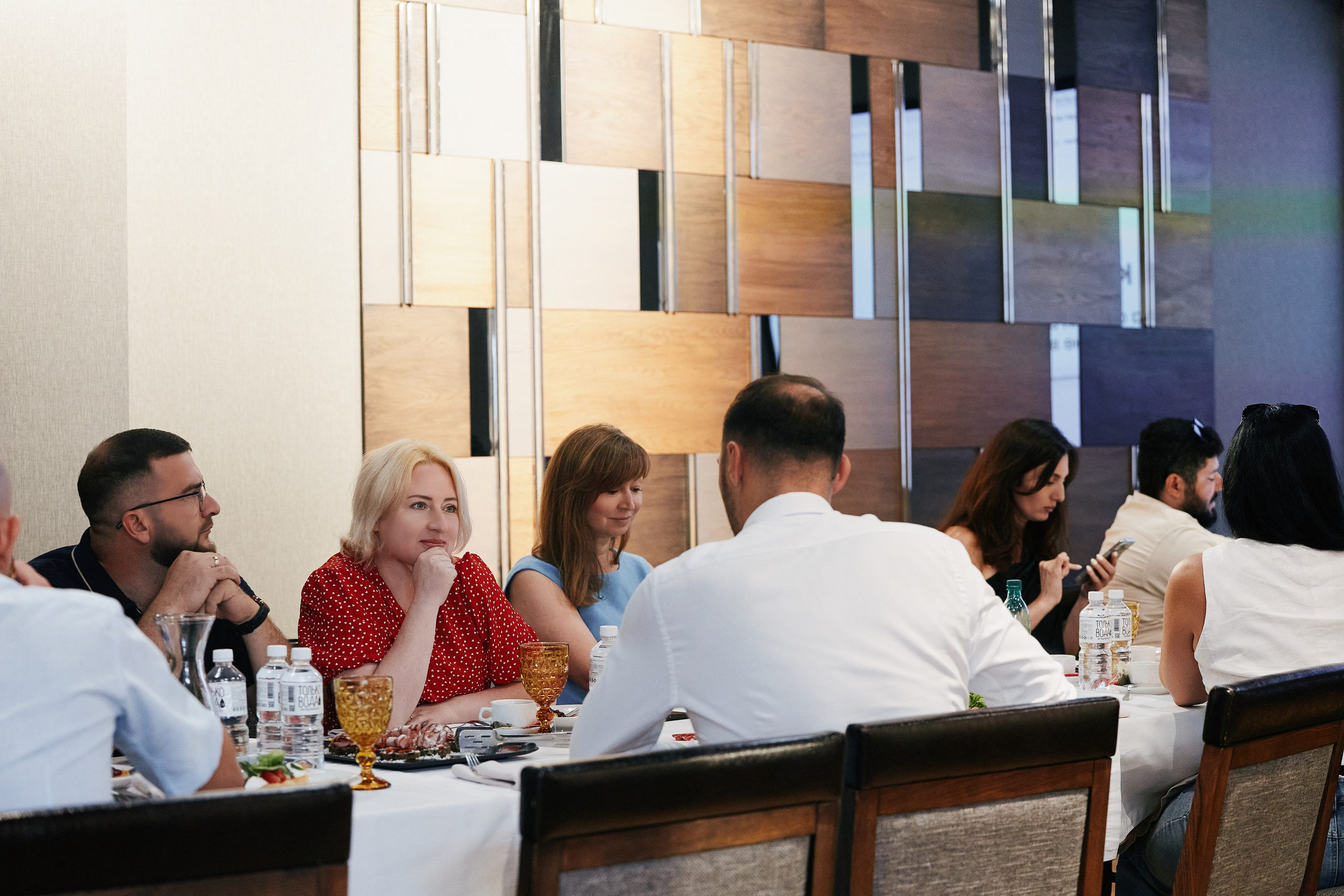 Бизнес завтрак в Golden Tulip 24.07. Свадебный репортажный фотограф краснодар максим дремов дрёмов фотосессия студия цена