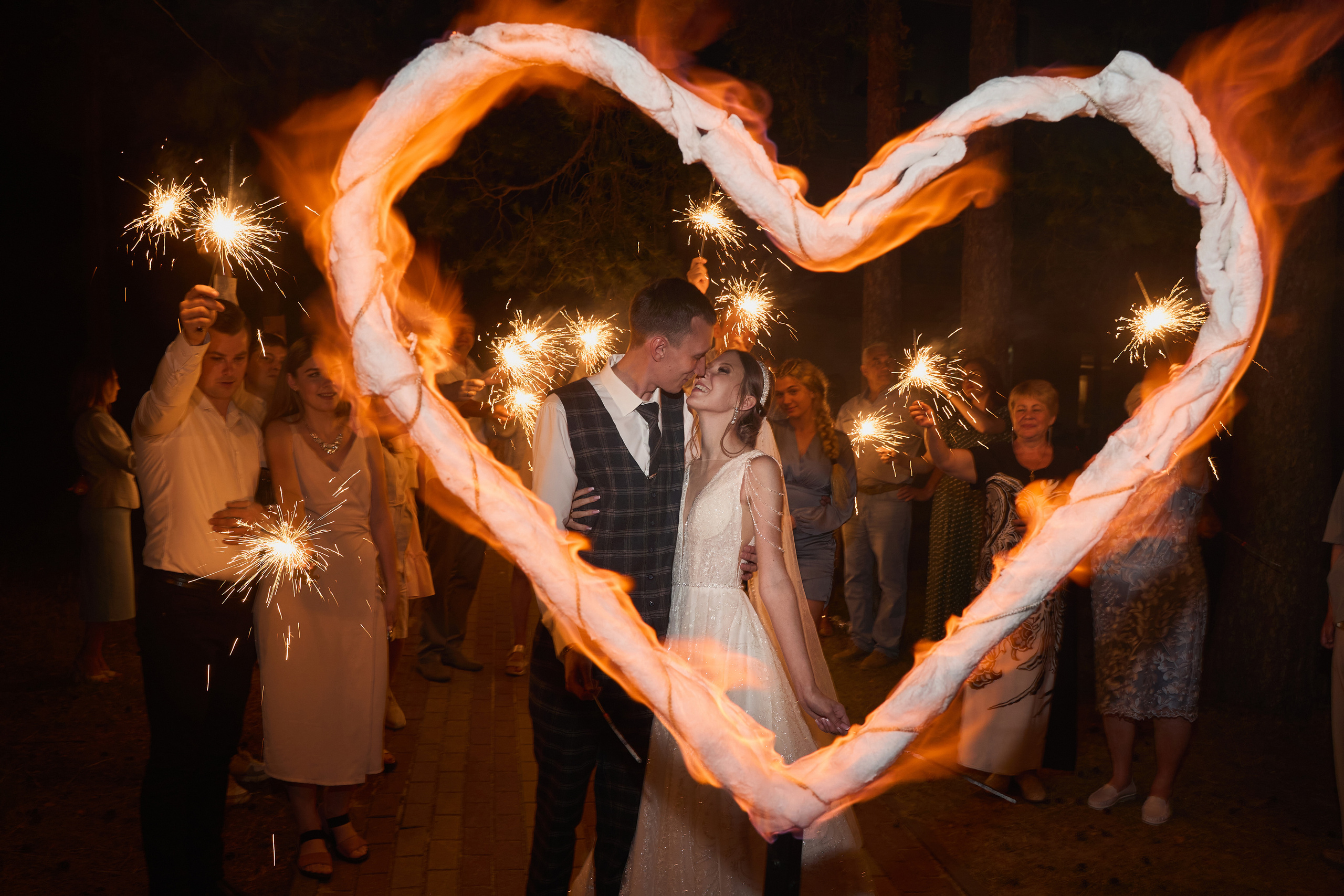 Оля и Артём / Анонс свадебной съемки. Фотограф в Заволжье Алексей Шабалин