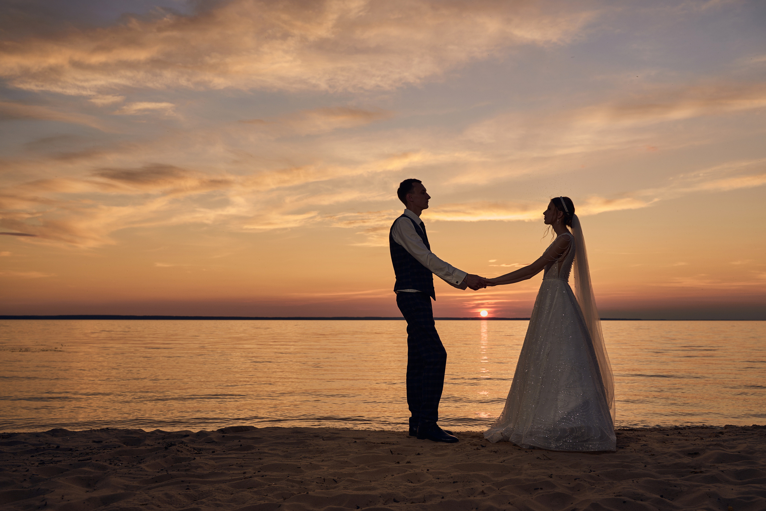 Оля и Артём / Анонс свадебной съемки. Фотограф в Заволжье Алексей Шабалин