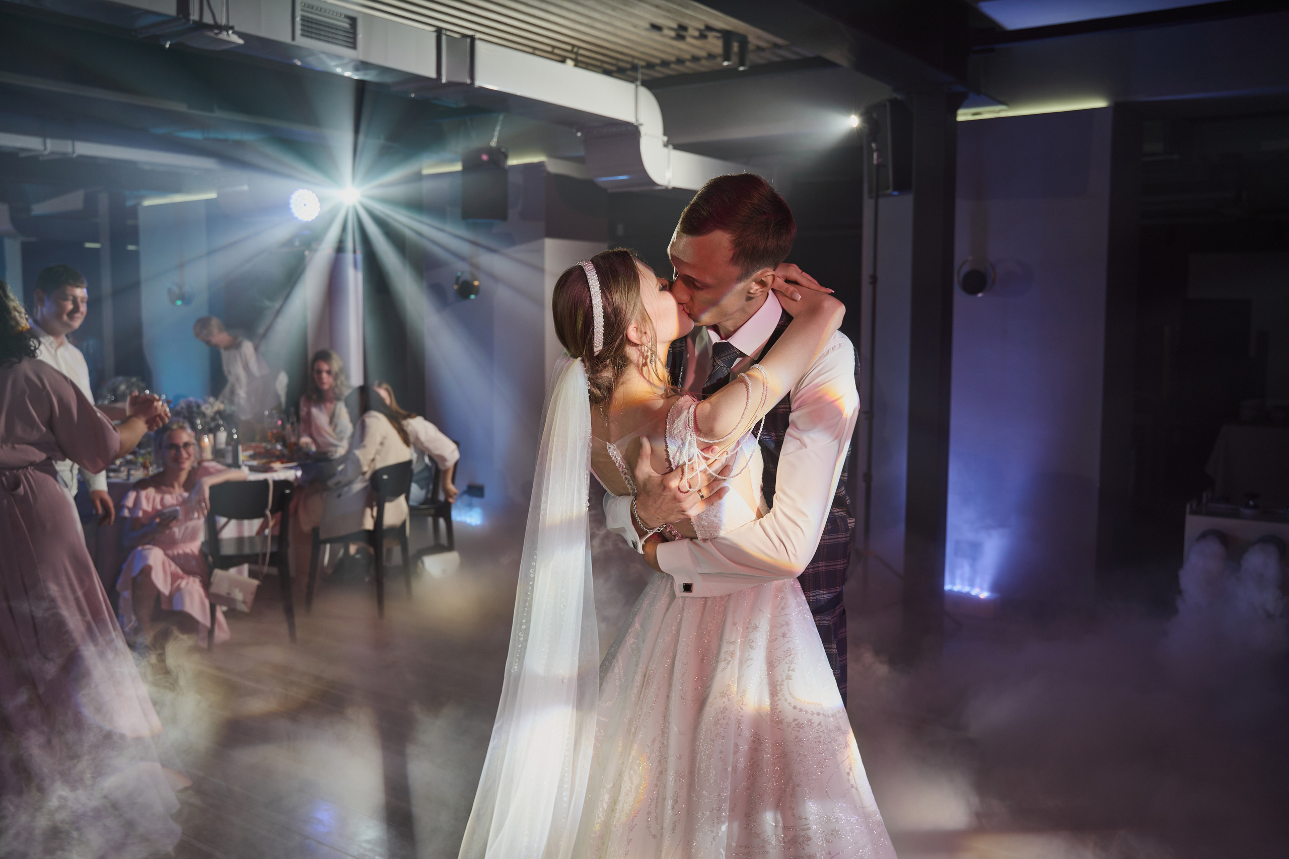 Оля и Артём / Анонс свадебной съемки. Фотограф в Заволжье Алексей Шабалин