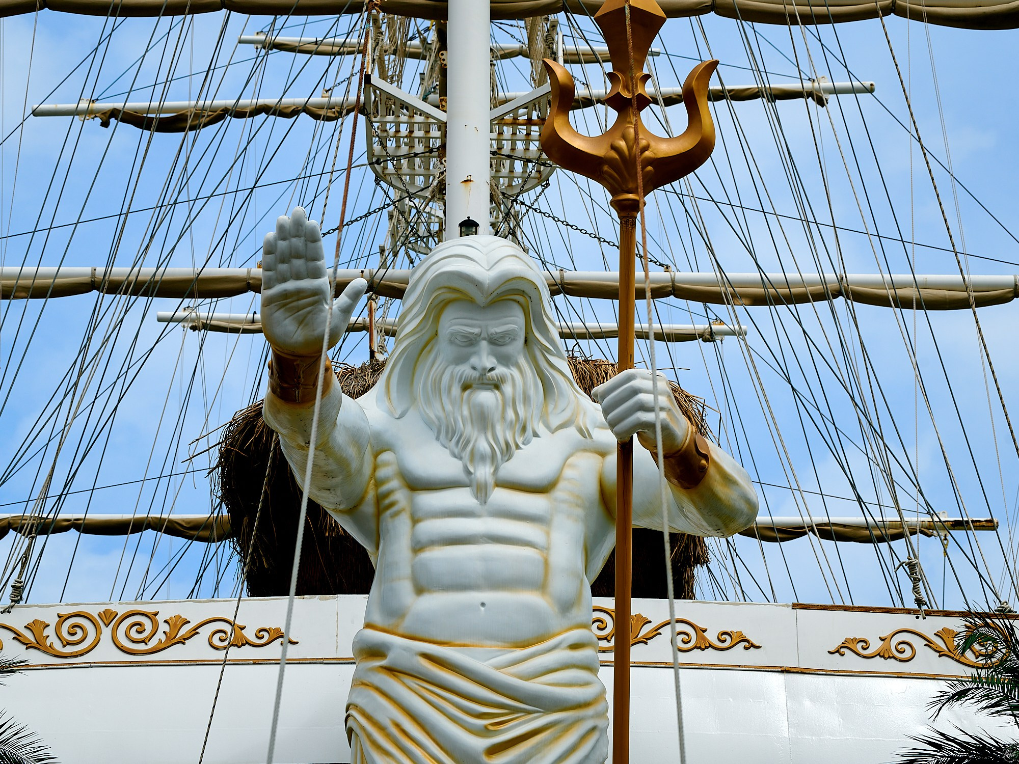 Alanya, Türkiye. May 2024. Фотографии отовсюду и обо всем