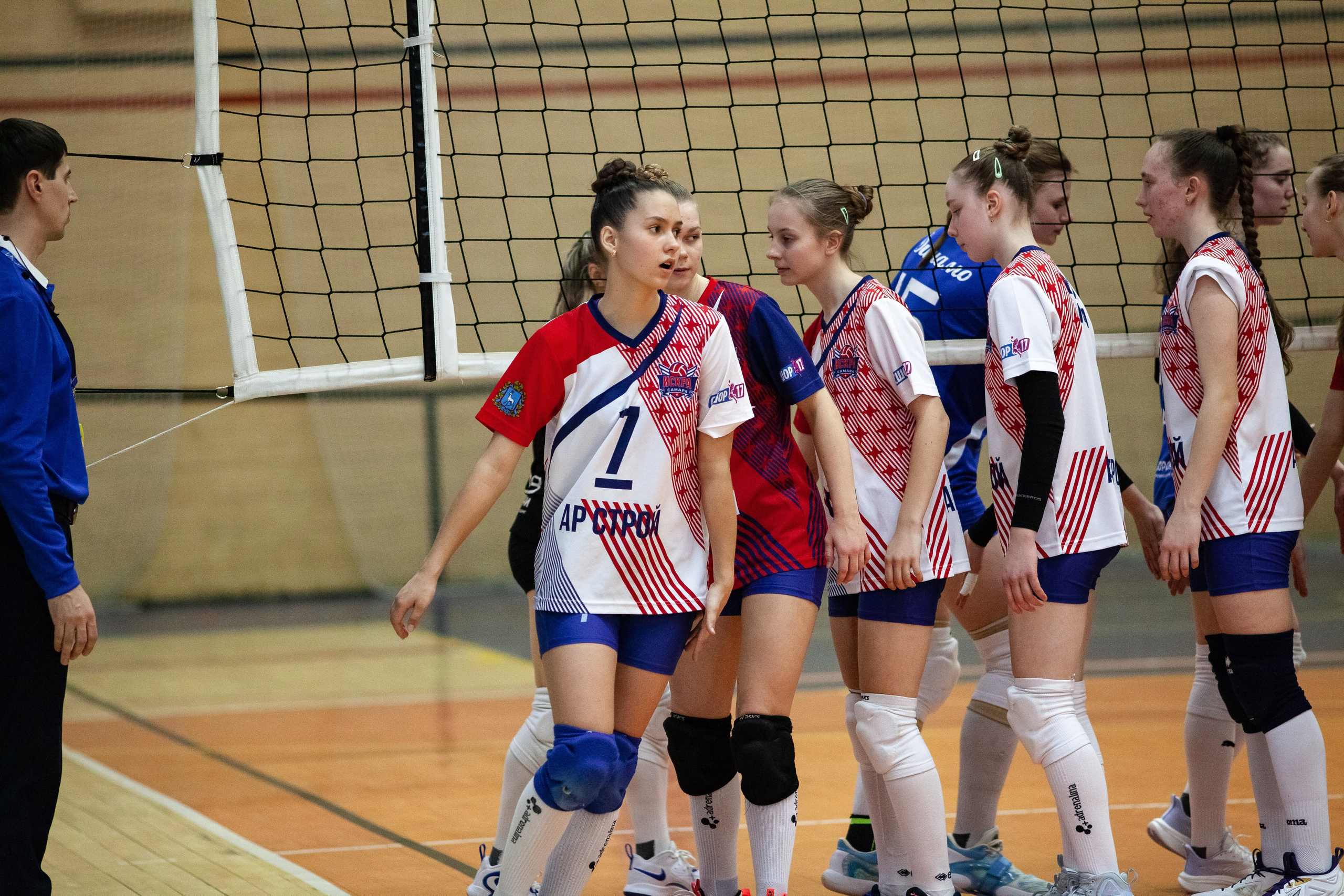 Искра (Самара) — Динамо (Киров). Фотография