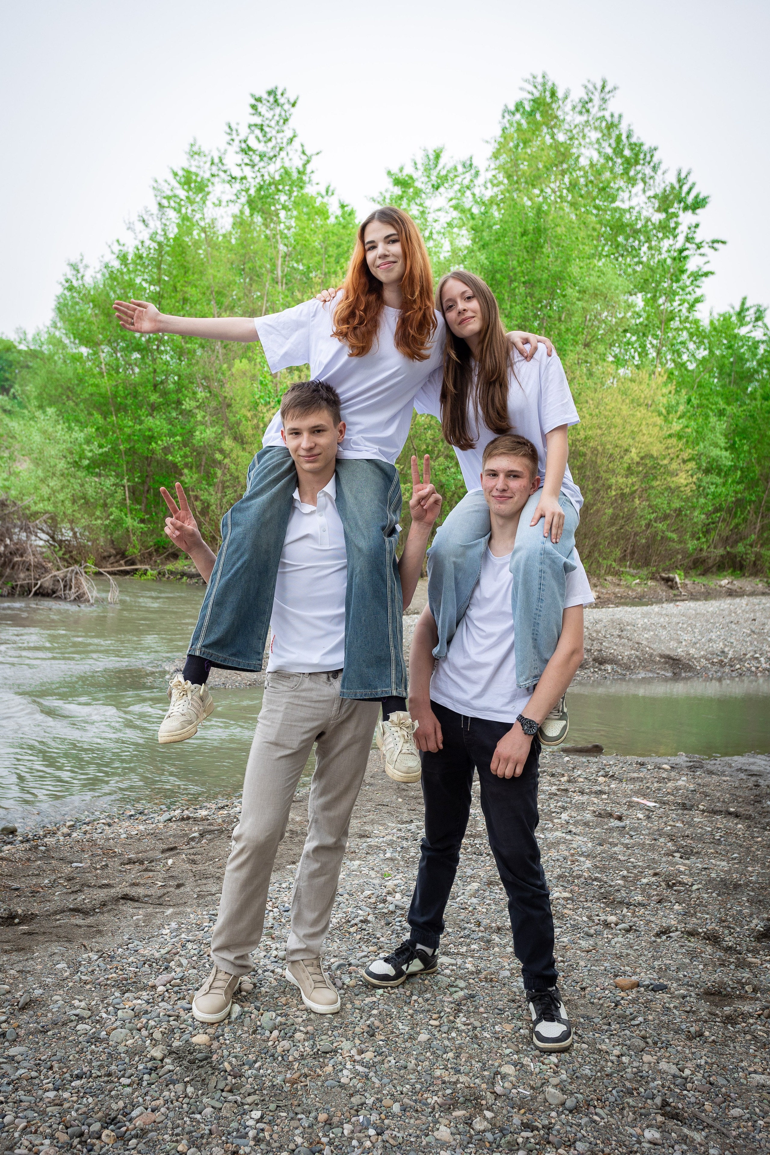 Уличная фотосессия на выпускной альбом. Выпускные альбомы Майкоп, Краснодар Елена Золотарева