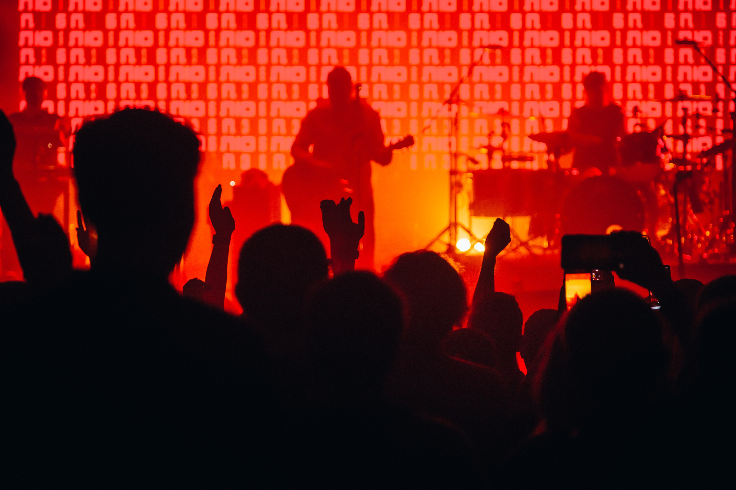 Концертный фотограф Виктор Гагарин. Снимаю крутые концерты в Сибири. Профессиональный фотограф Виктор Гагарин — Промышленная, Event, Портретная, Репортажная съемка в Новокузнецке, Кемерово, Новосибирске