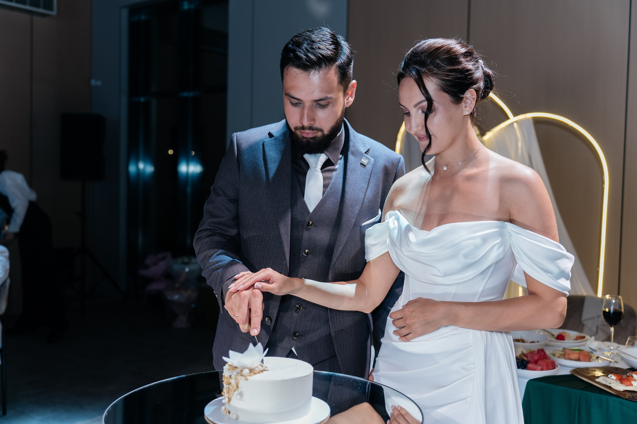 Свадебный репортаж. Для тех, кто не ждёт удачи, а создаёт её. Каждая фотосессия — это твой момент, твой стиль, твой успех. 📸