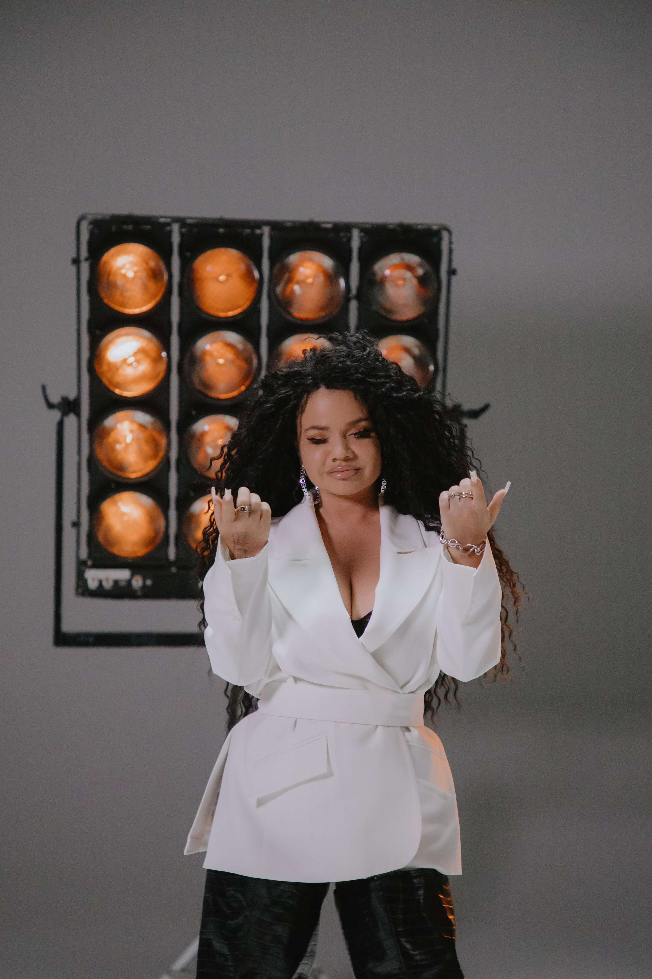 Съемка клипа Юлианны Карауловой и Бьянки. Фотограф в Москве и Санкт-Петербурге Дарина