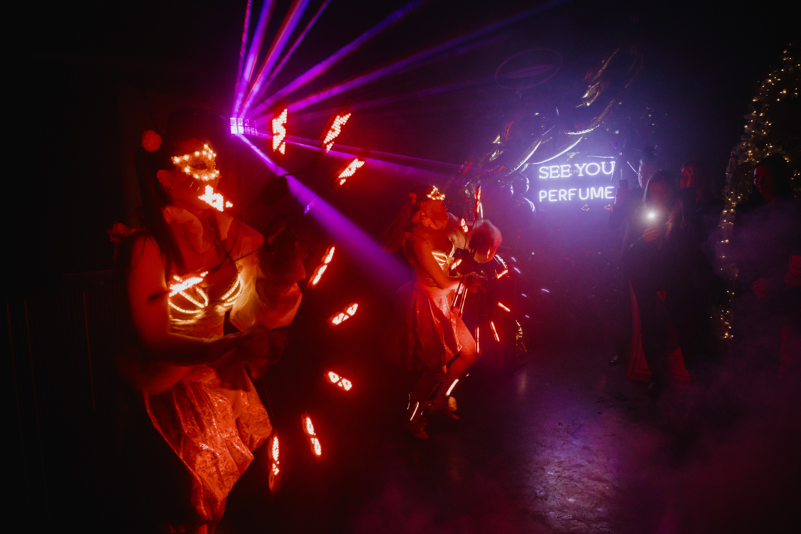 See `You Perfume. Фотограф в Москве и Санкт-Петербурге Дарина