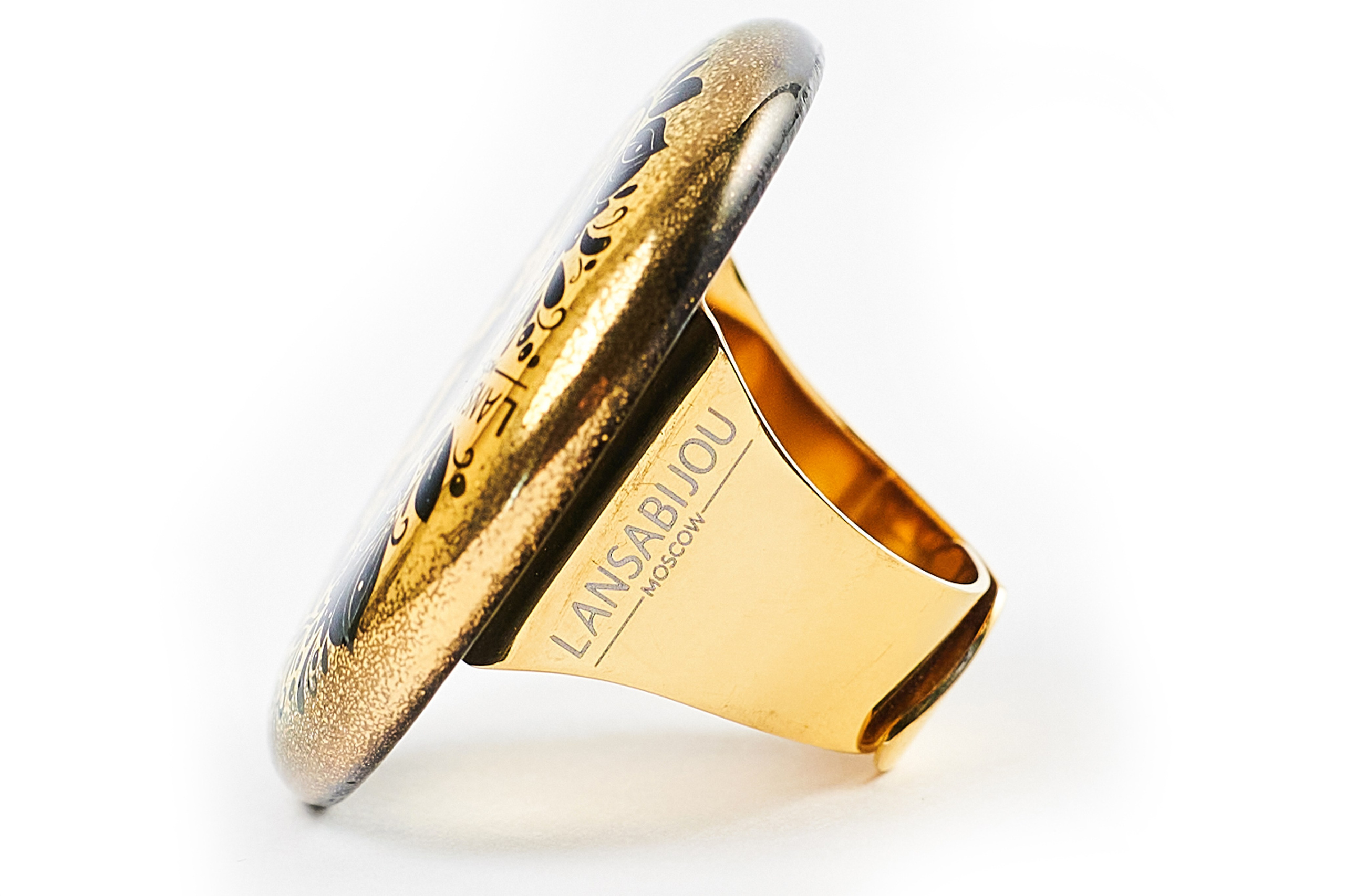 Предметная и фудсъёмка в Москве. Фото для маркетплейсов. Фотограф Петр Анисимов