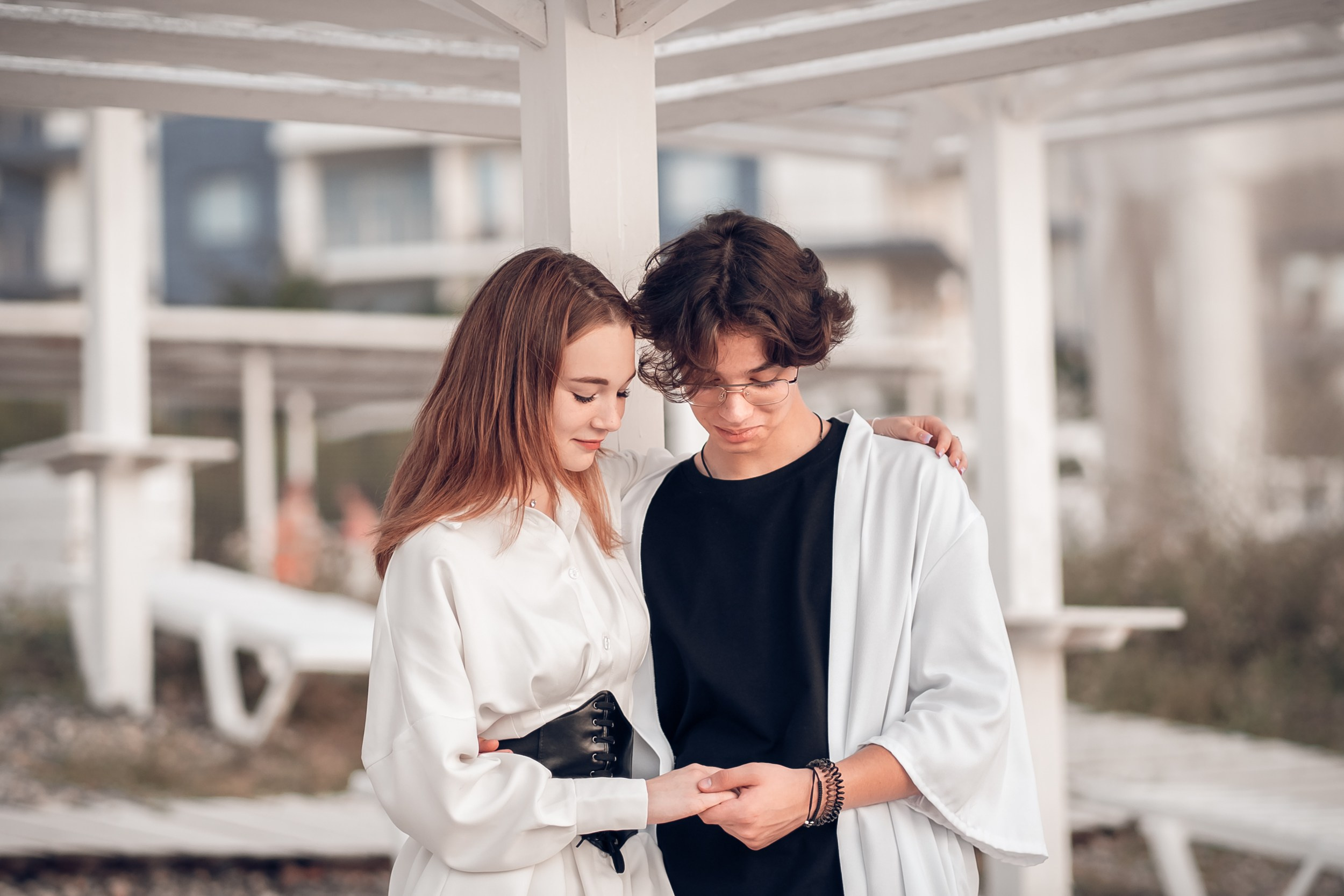 Романтическая фотоистория на закате пляжа Аквамарин. Церковный фотограф Севастополь