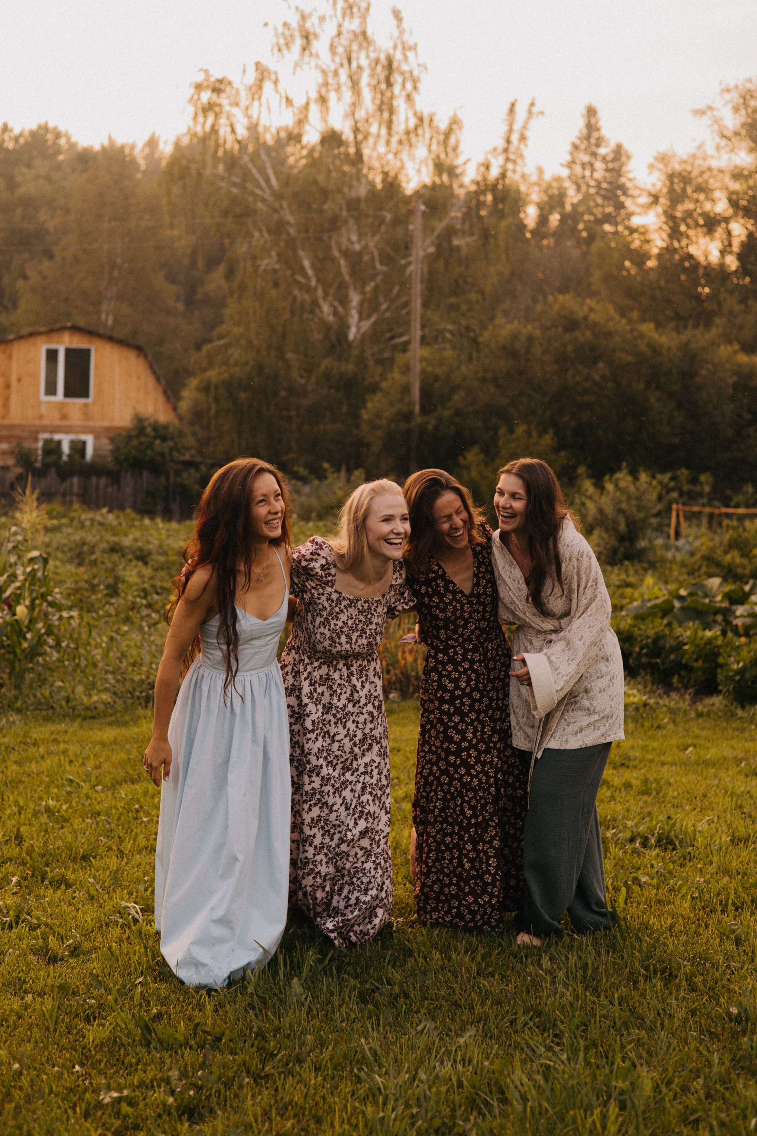 Подруги. Дача. Фотограф Настя Леонова