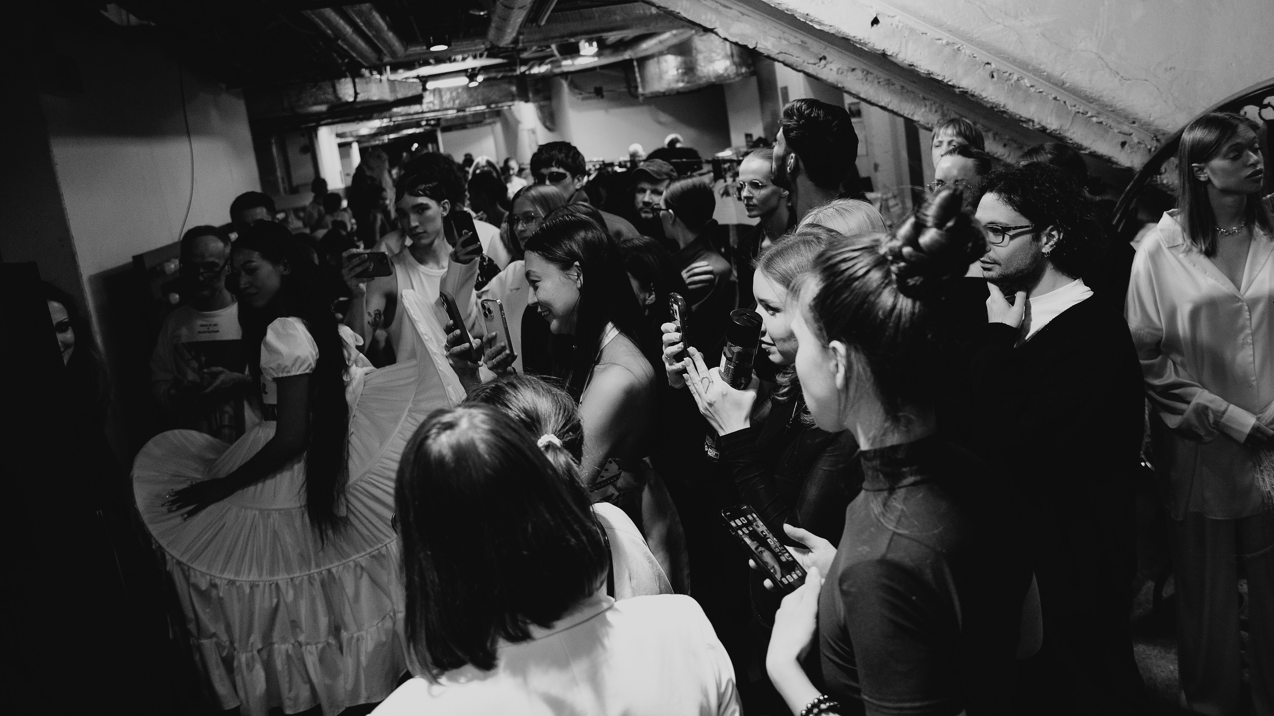 Бекстейдж показа «Новые Имена» собака.ru|ДЛТ. Портретный и репортажный фотограф в Санкт-Петербурге