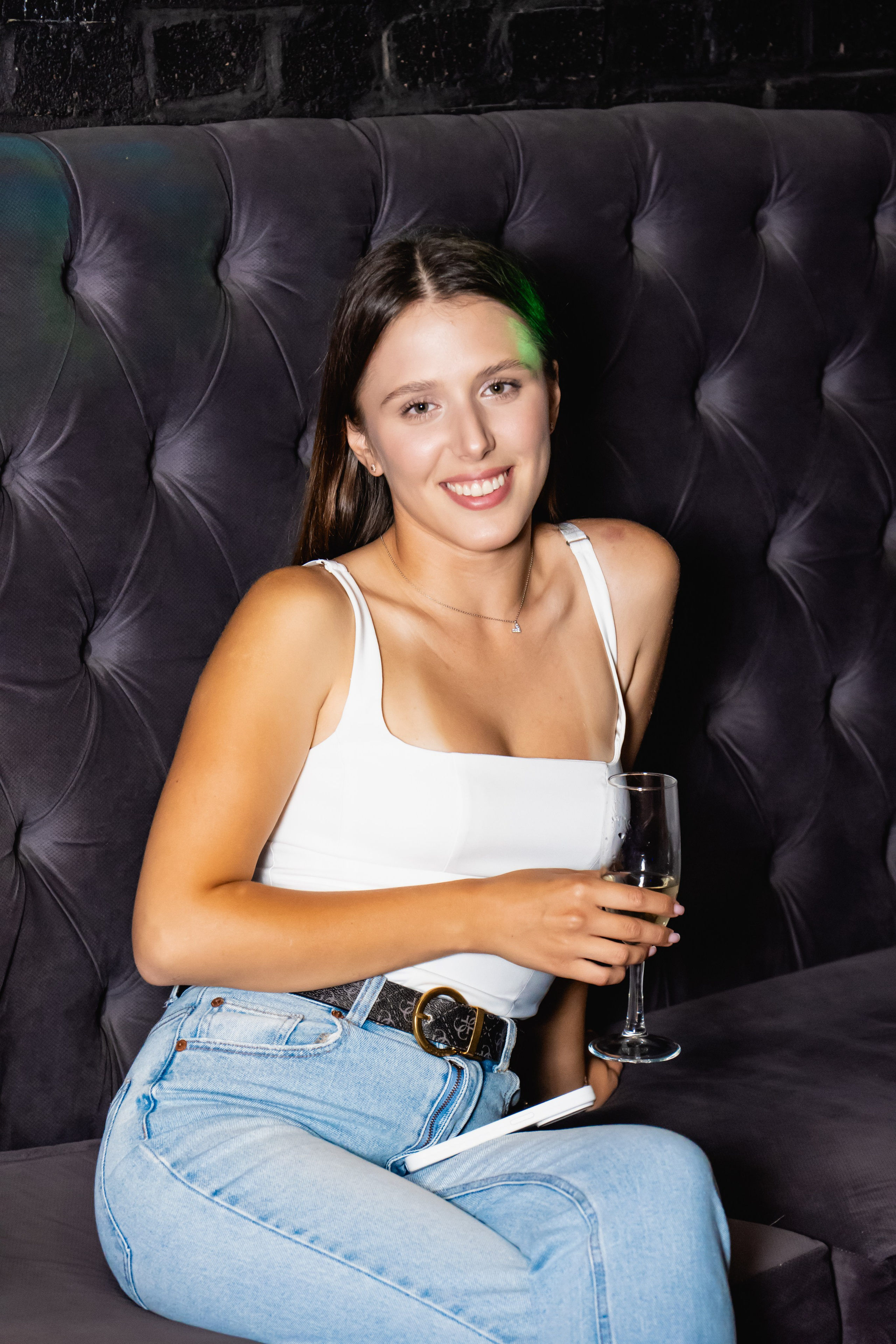 Выпускной Delta. Занимаюсь профессиональной фотографией и живу рядом с Байкалом. Работаю в разных жанрах