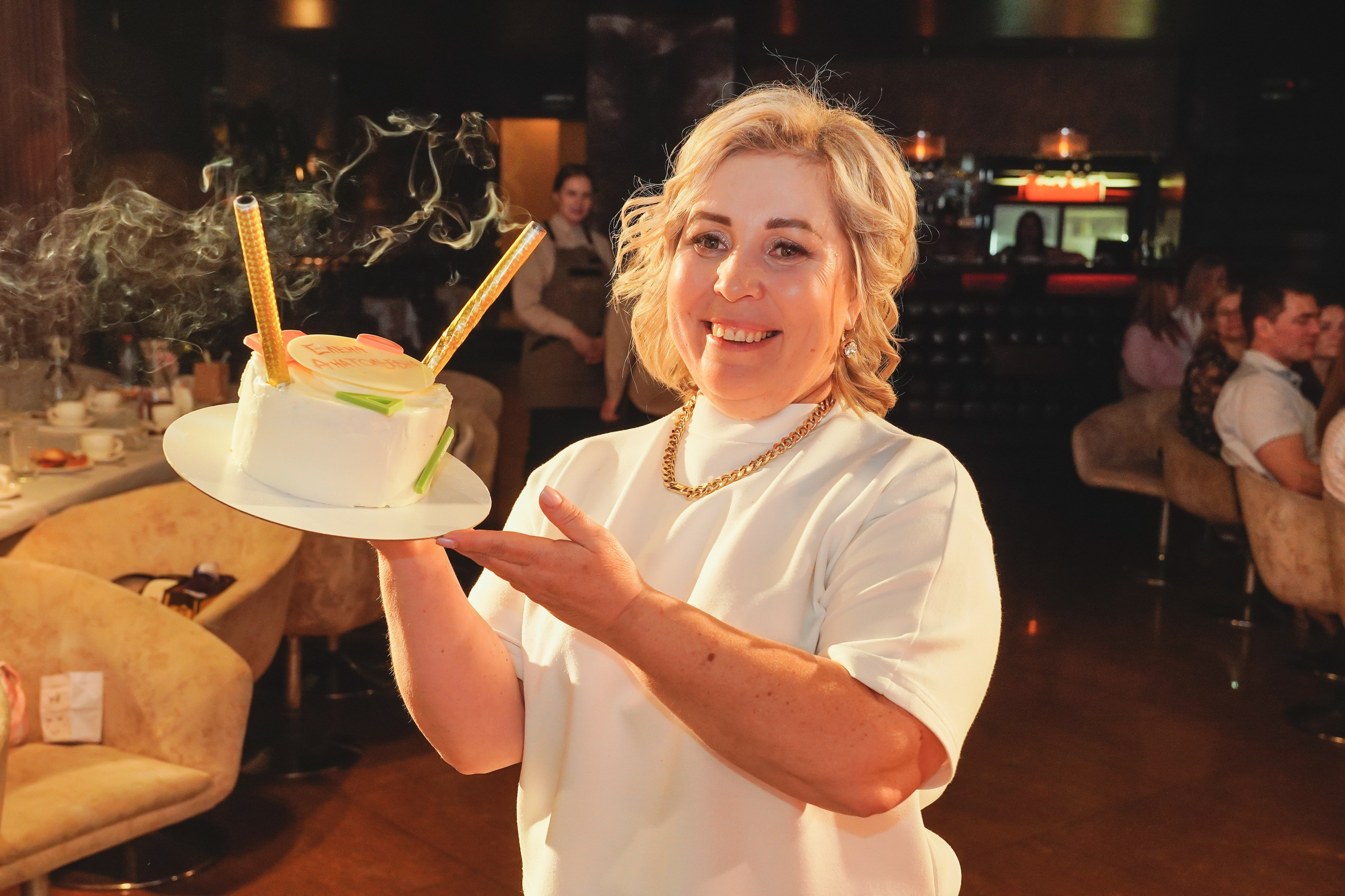 Выпускной. Занимаюсь профессиональной фотографией и живу рядом с Байкалом. Работаю в разных жанрах