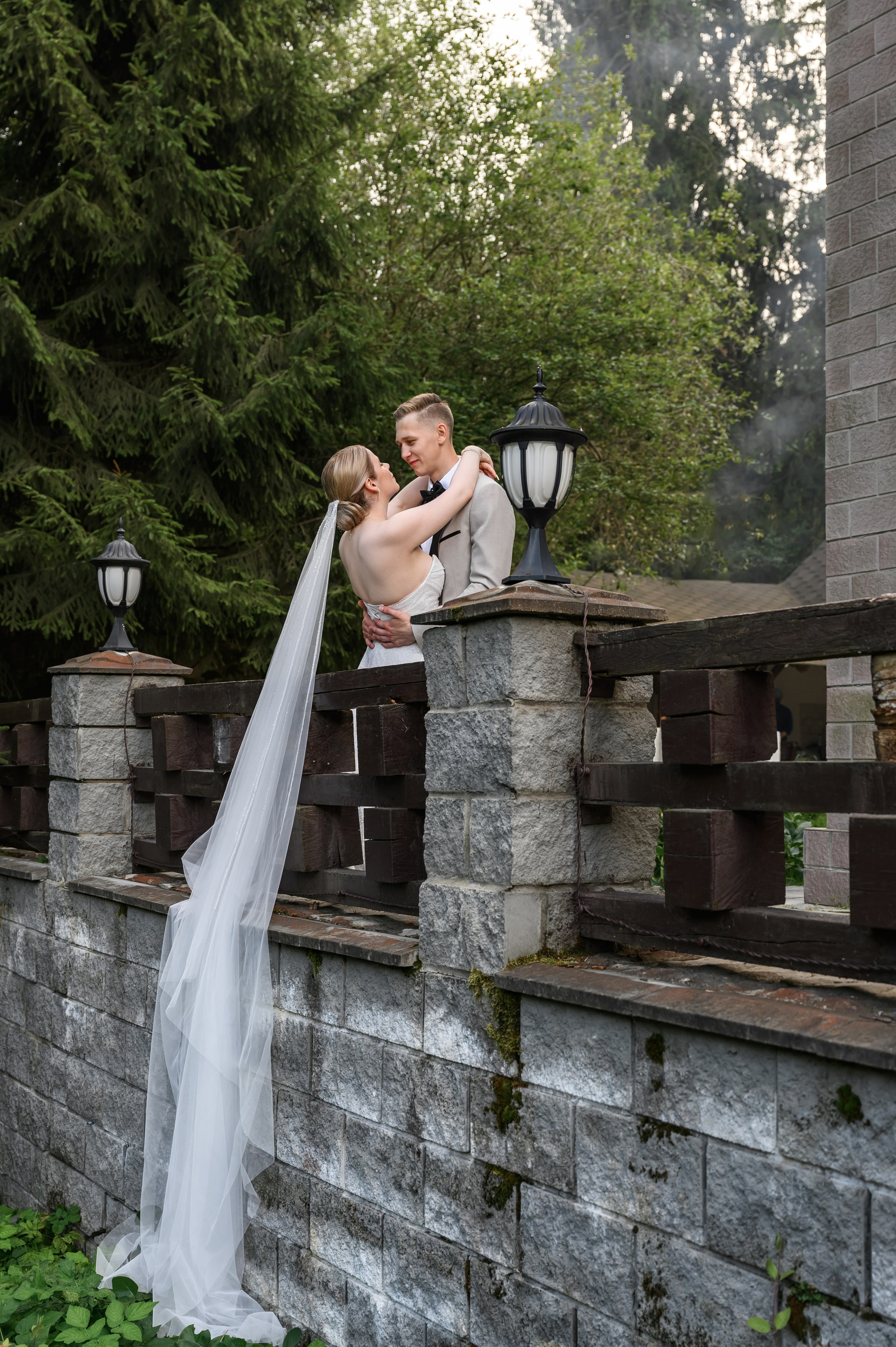 Свадебная фотосессия Банкетный зал Замок Монсоро. Свадебный фотограф Москва Юрий Кульман