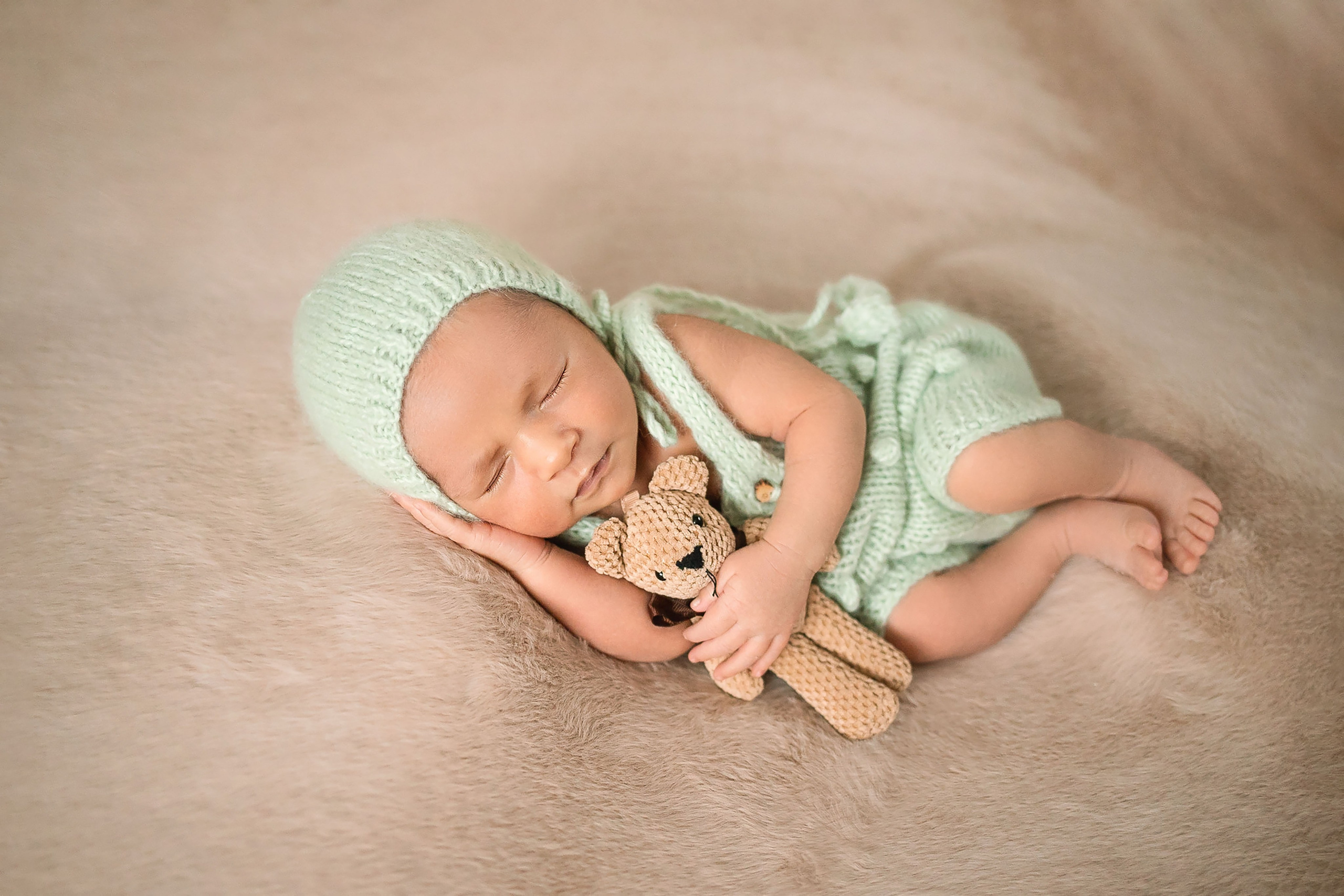 Фотосессия новорожденного. Фотограф новорожденных в Новосибирске