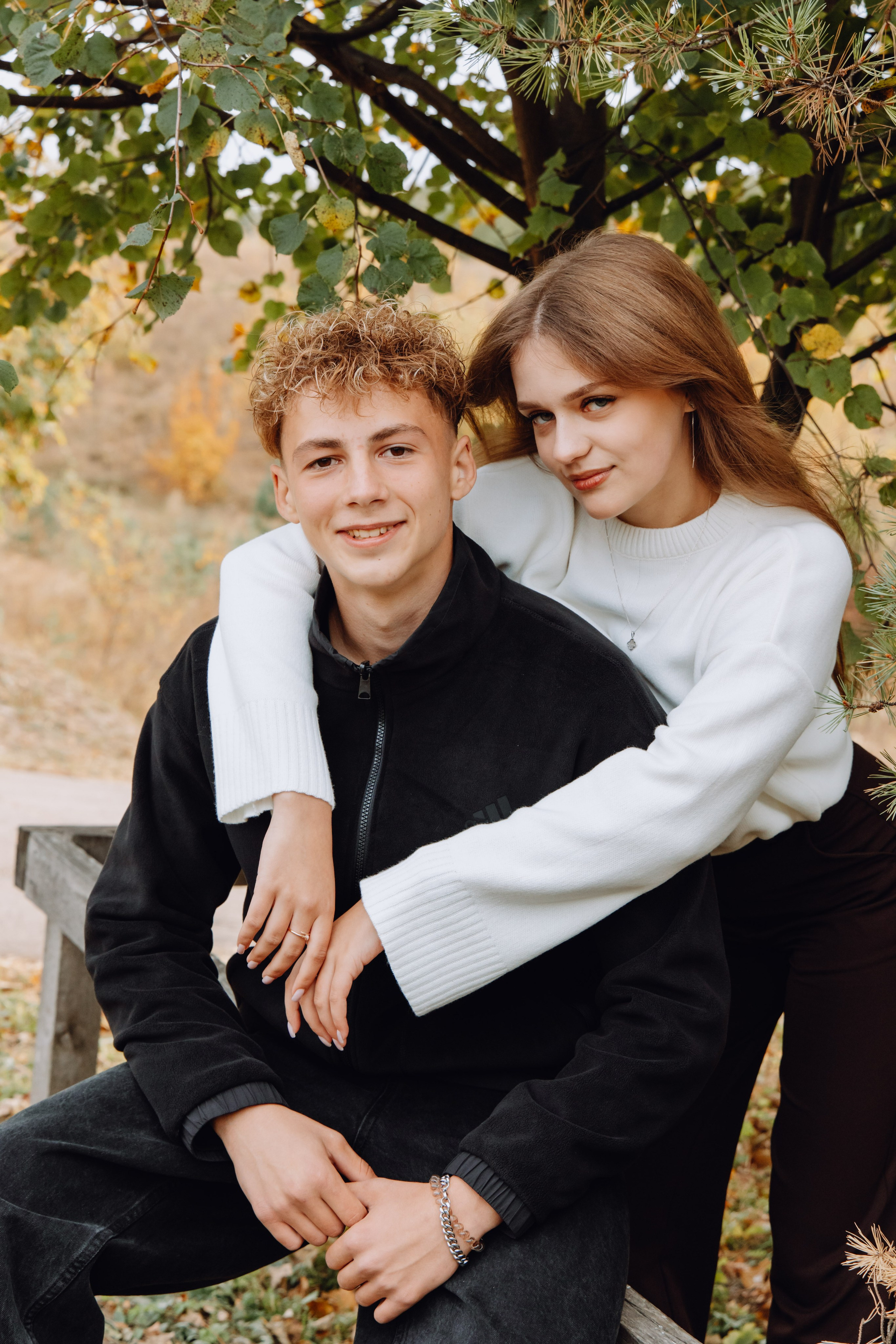 Школьные альбомы в Чернянке. Фотограф Максим Никонов