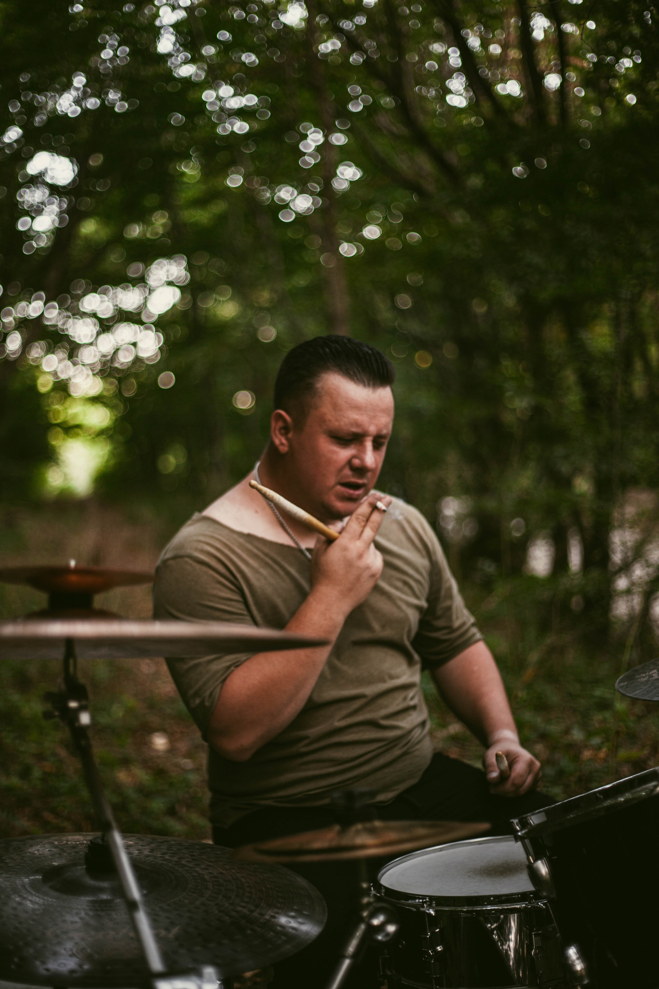 Клип. Уличный фотограф Города N