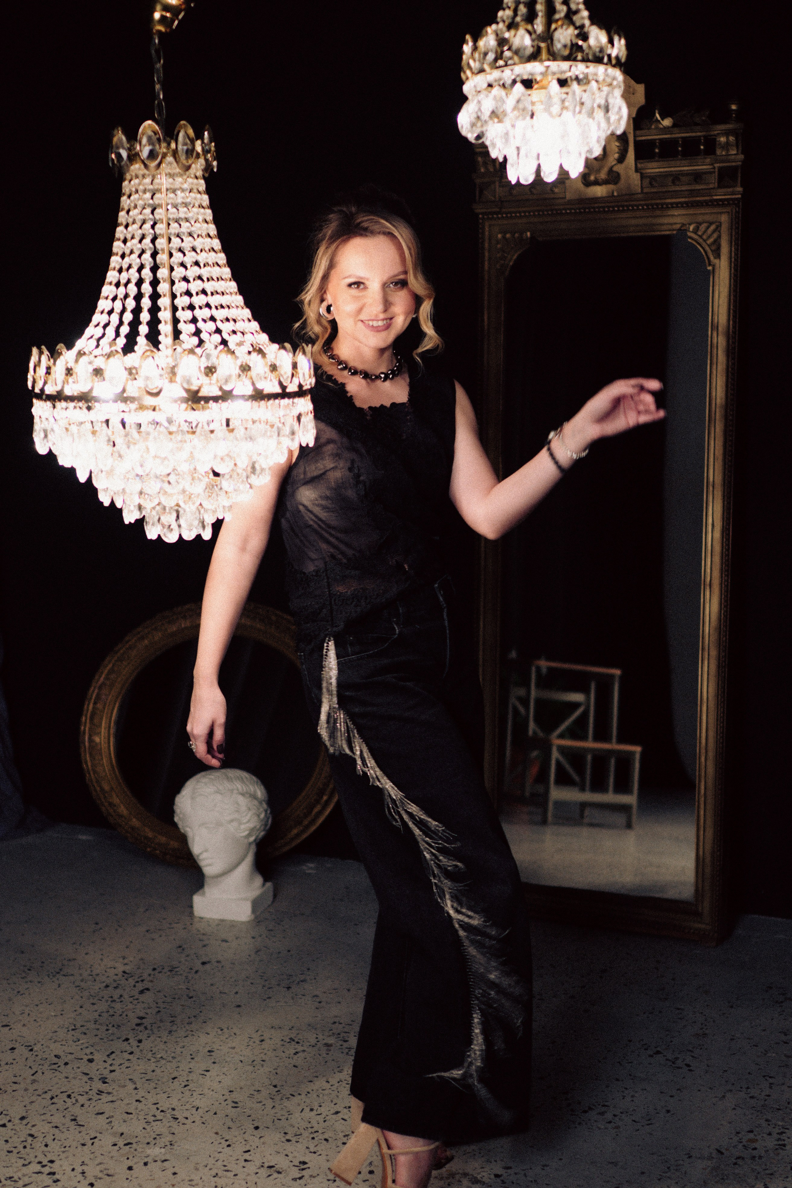 НОВОГОДНЯЯ ФОТОСЕСИИЯ В СТУДИИ ДЛЯ ДЕВУШКИ И ПРОГУЛКА ПО ЧЕРНЫШЕВСКОЙ. Профессиональный фотограф, Санкт-Петербург — Виктория Богомолова