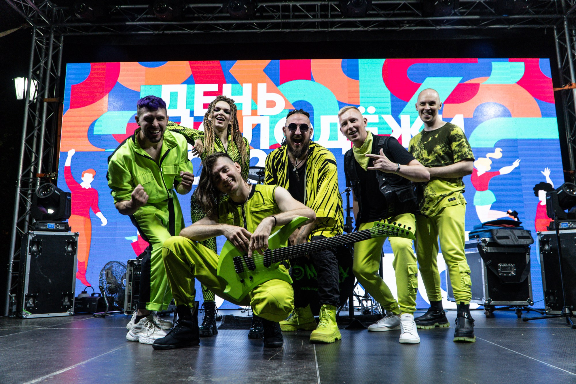 Концерт группы Бомбей. Репортажный, промышленный и маркетплейс-фотограф Дмитрий Чернат